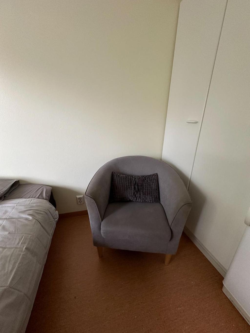 Lepopaikka Lokinpesä, Majoitus ja Camping