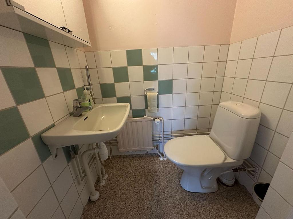 Lepopaikka Lokinpesä, Majoitus ja Camping