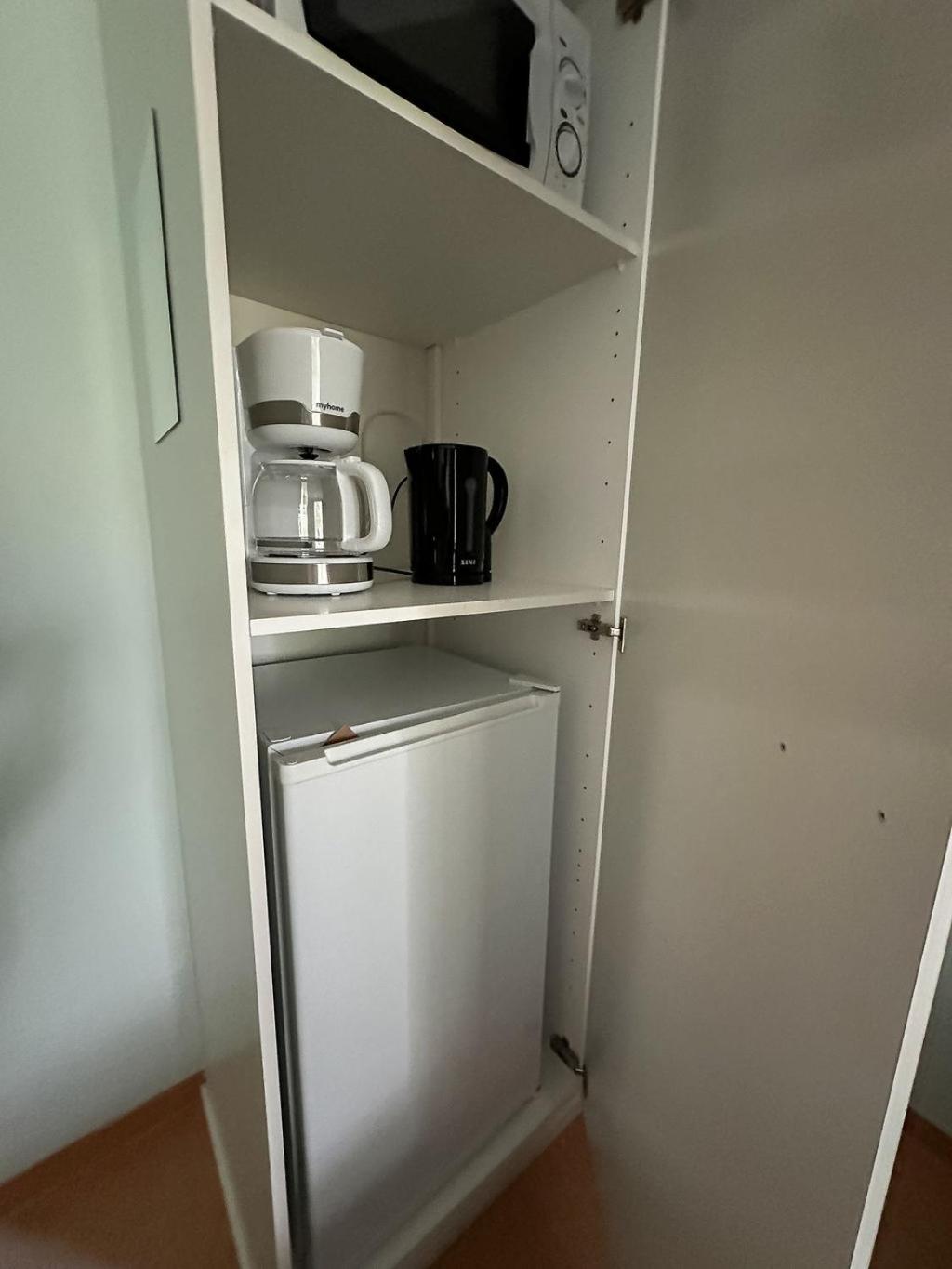 Lepopaikka Lokinpesä, Majoitus ja Camping