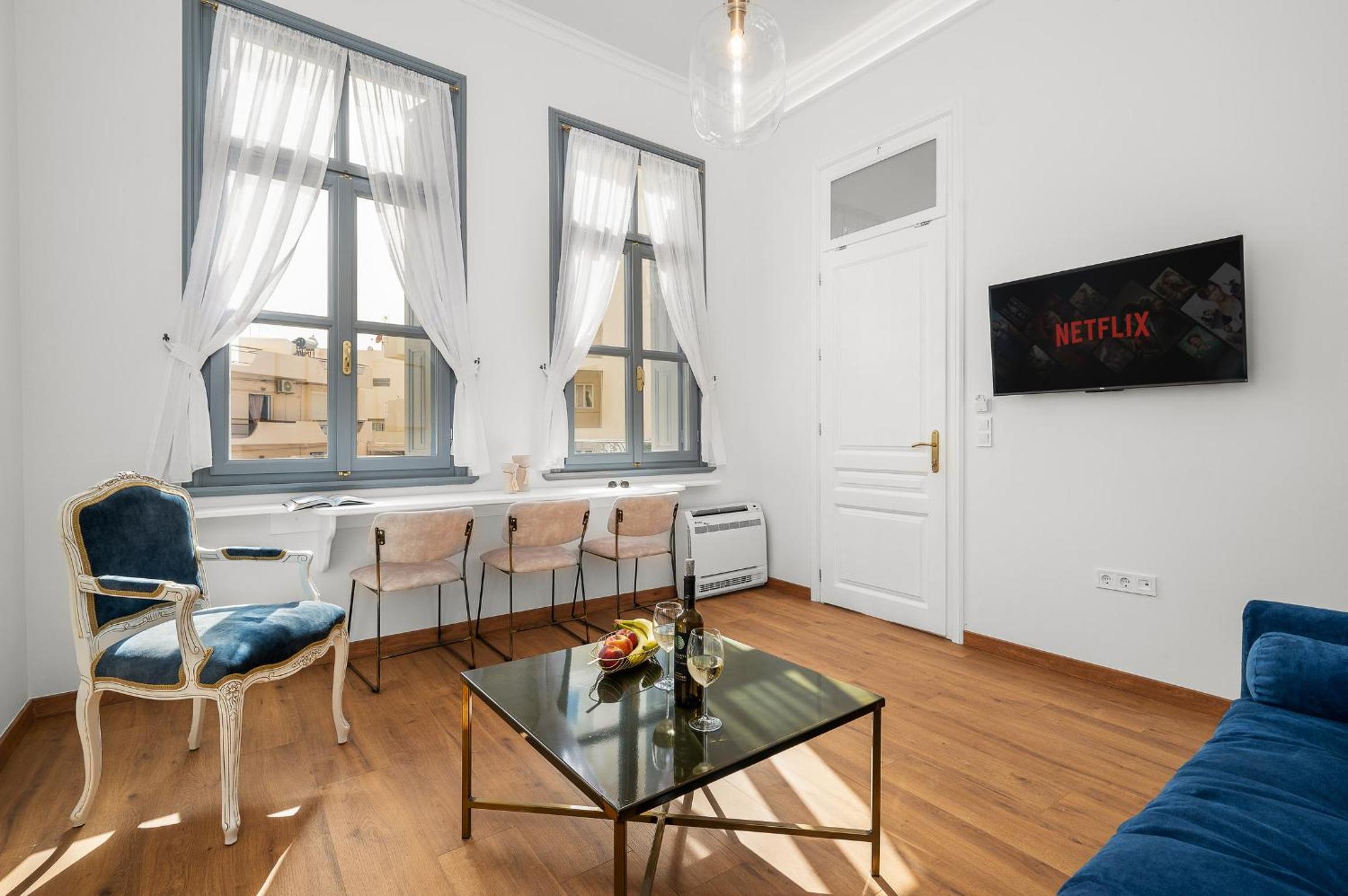 Handakos Luxury Suite by Hospi Living