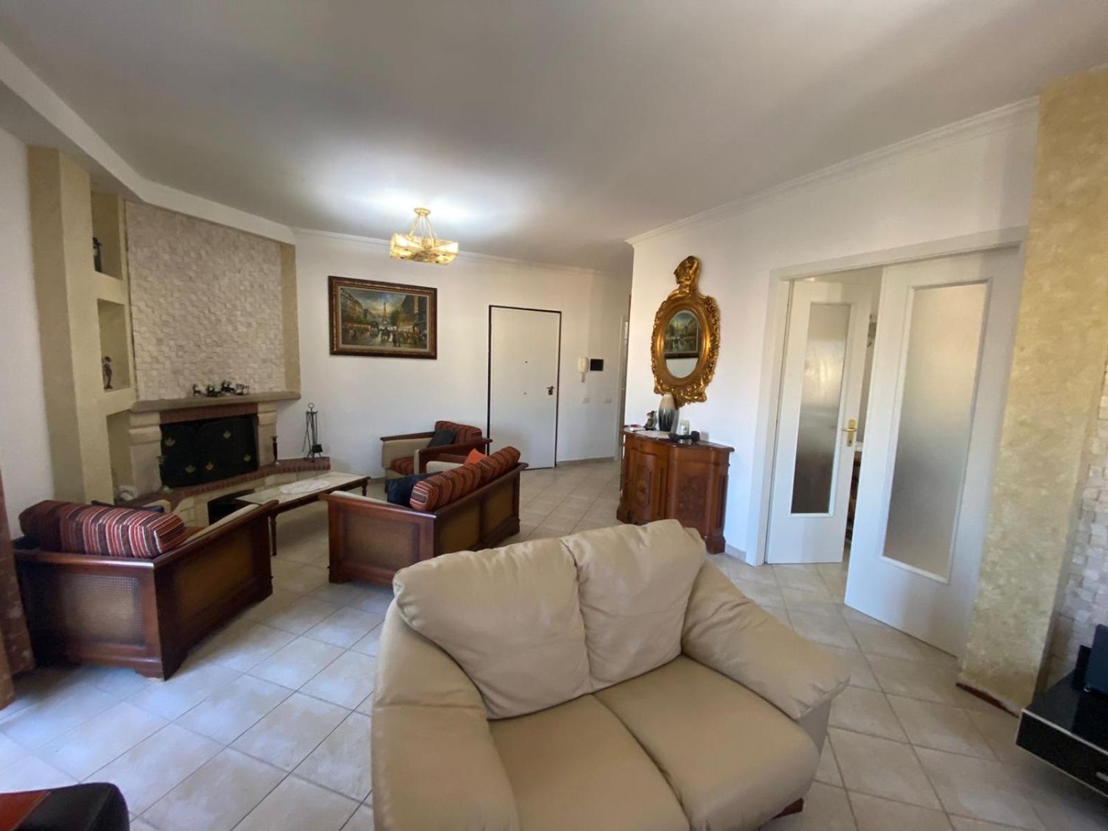 Itan Central 4 room apartment