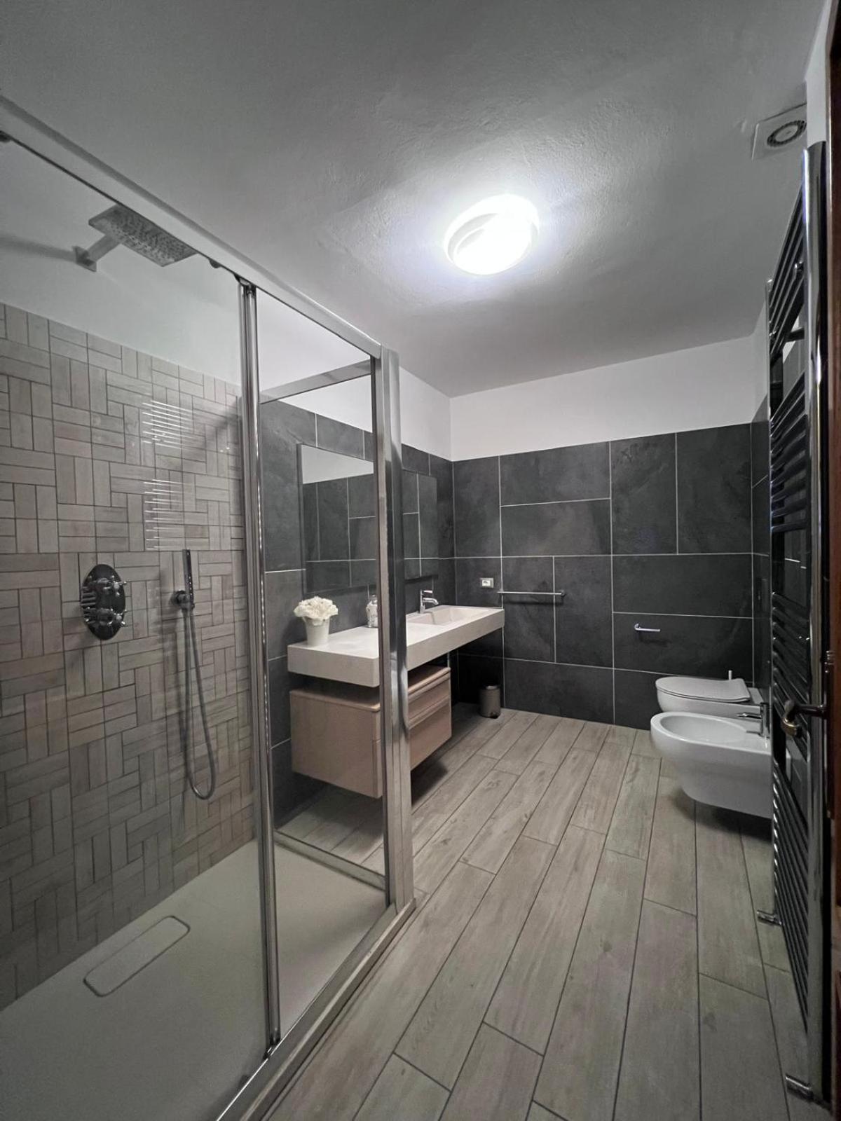San Frediano Apartment - Ampio Appartamento Deluxe per 10 Ospiti nel Cuore di Firenze