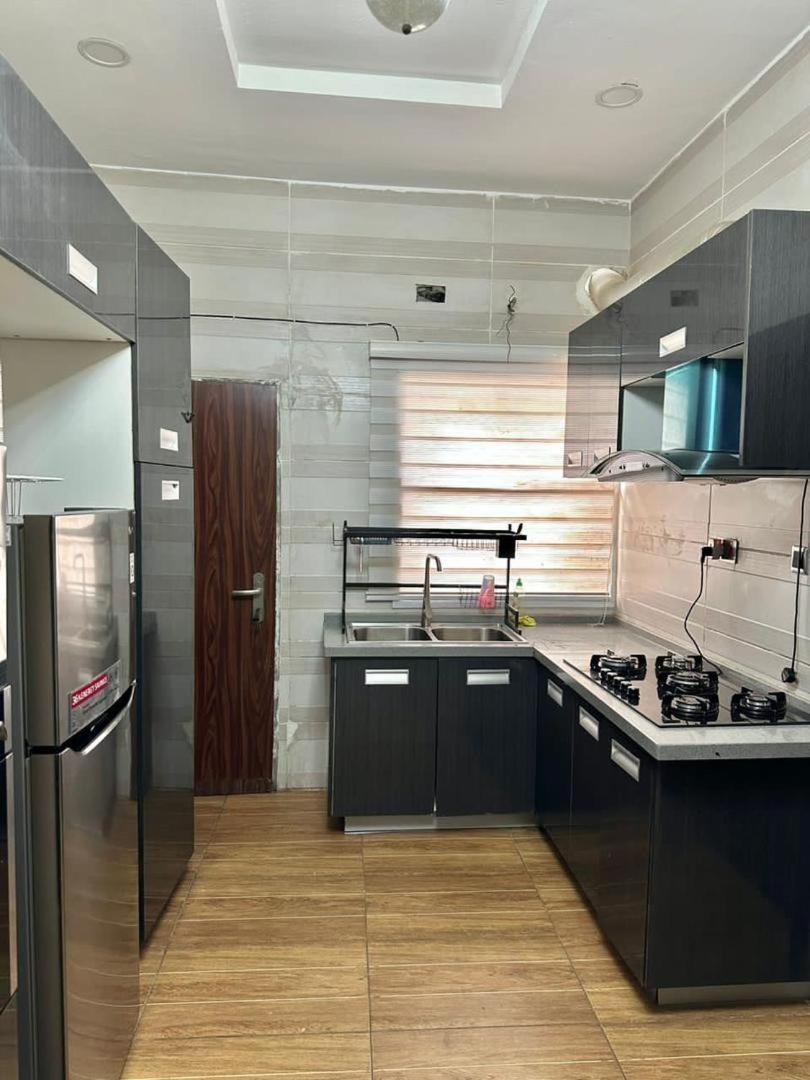 Posh 3bedroom, 24hrs electricity, WiFi, Netflix, PS 5, Snooker, Swimming pool in Jose Maria, Ikate view 4