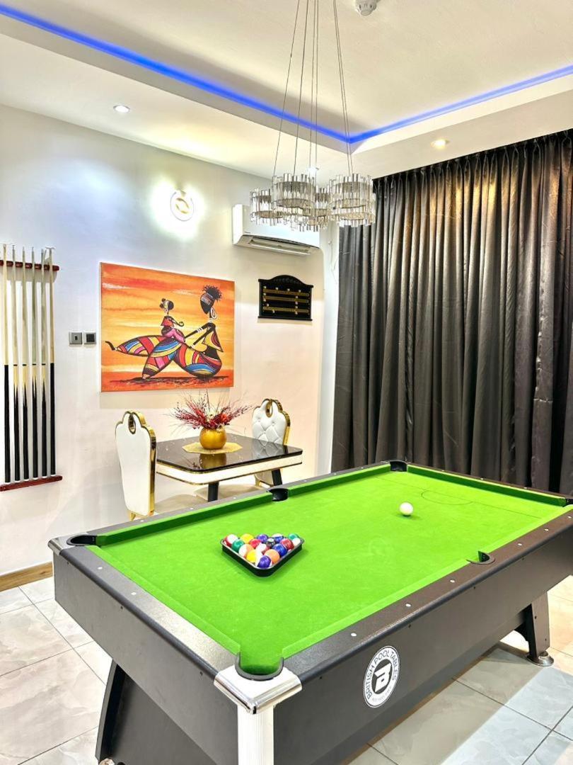 Posh 3bedroom, 24hrs electricity, WiFi, Netflix, PS 5, Snooker, Swimming pool in Jose Maria, Ikate view 3