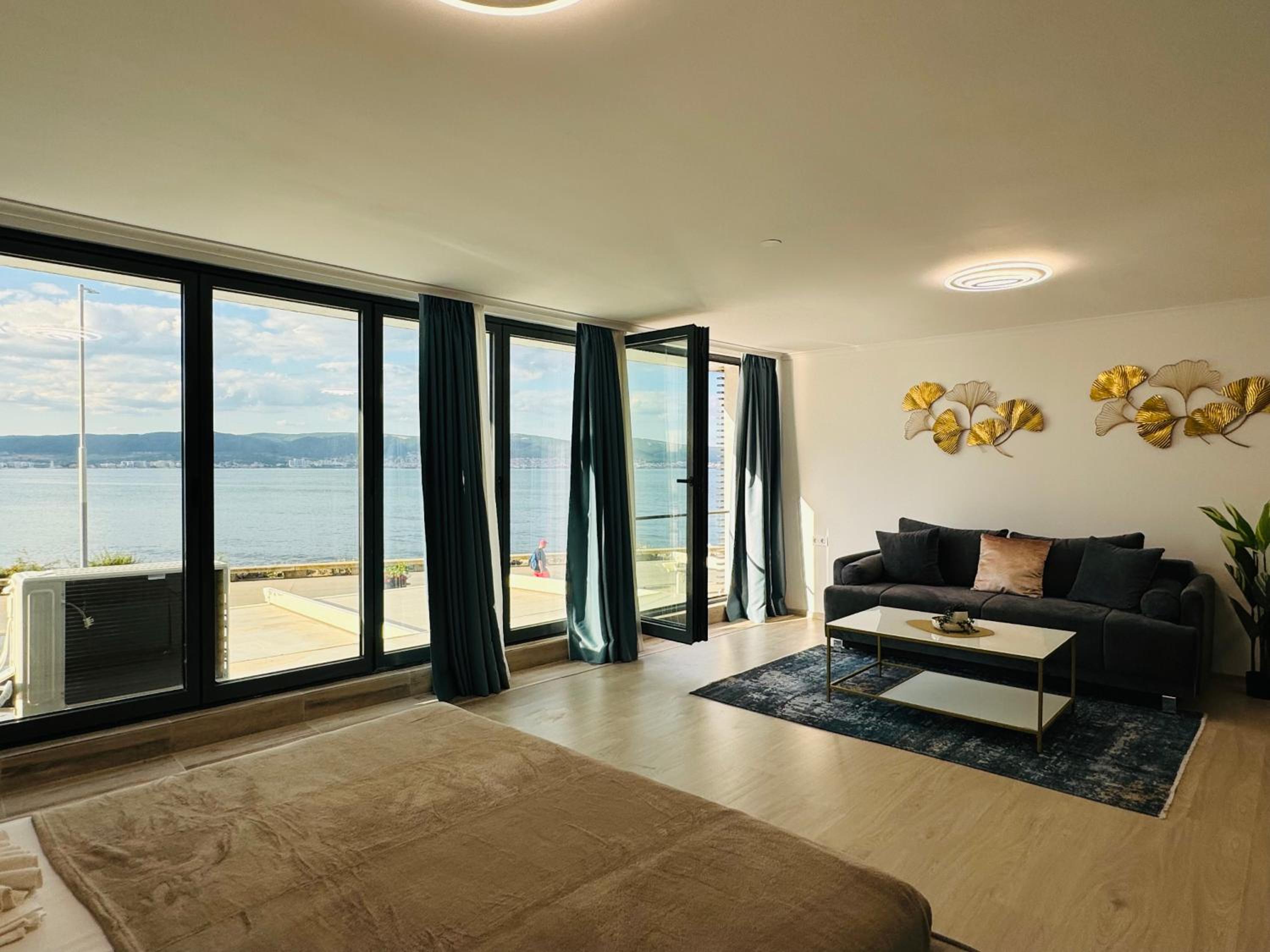 PARADISO 'В' - 107 Panoramic Sea View Large STUDIO Nessebar