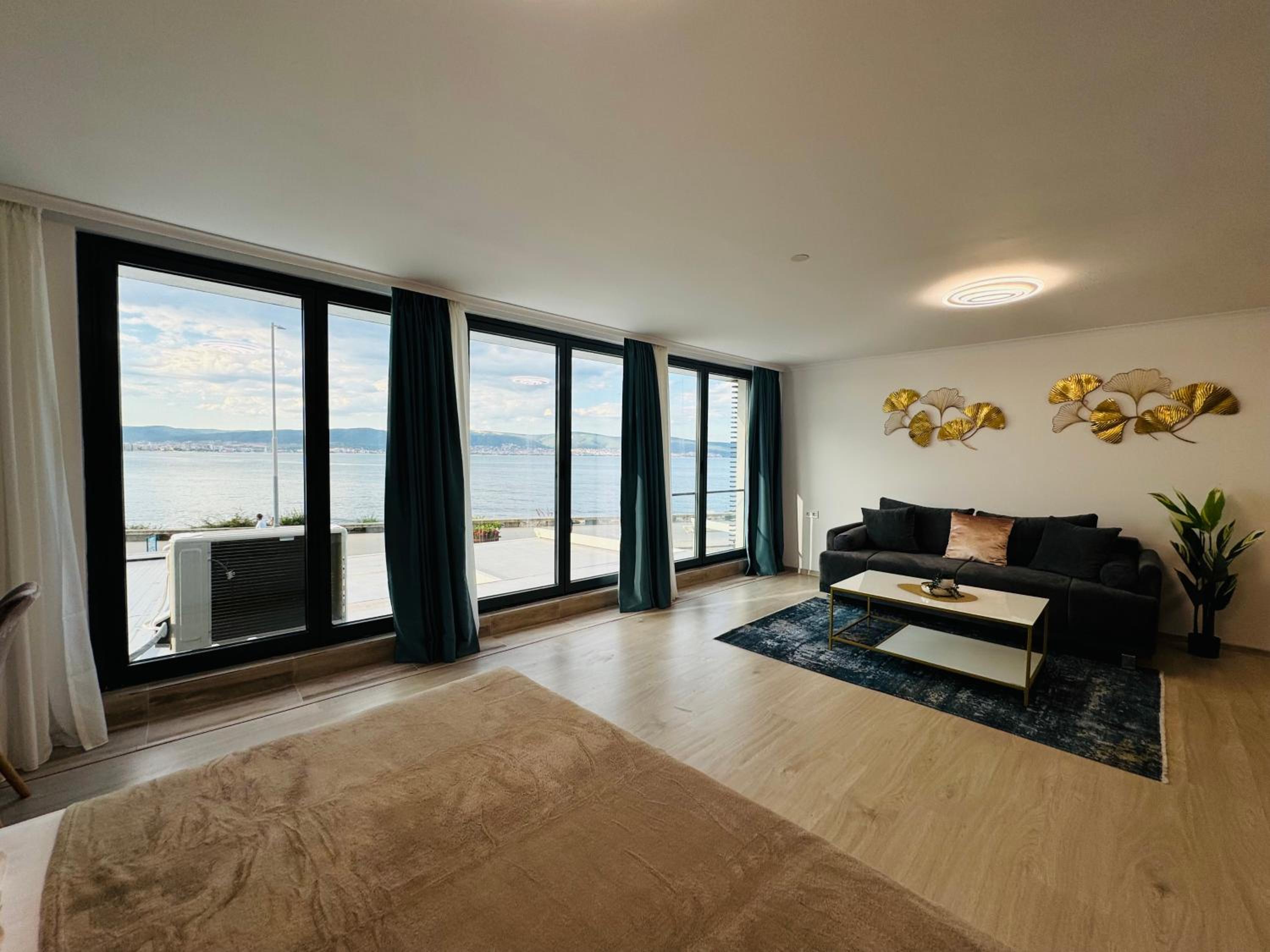PARADISO 'В' - 107 Panoramic Sea View Large STUDIO Nessebar