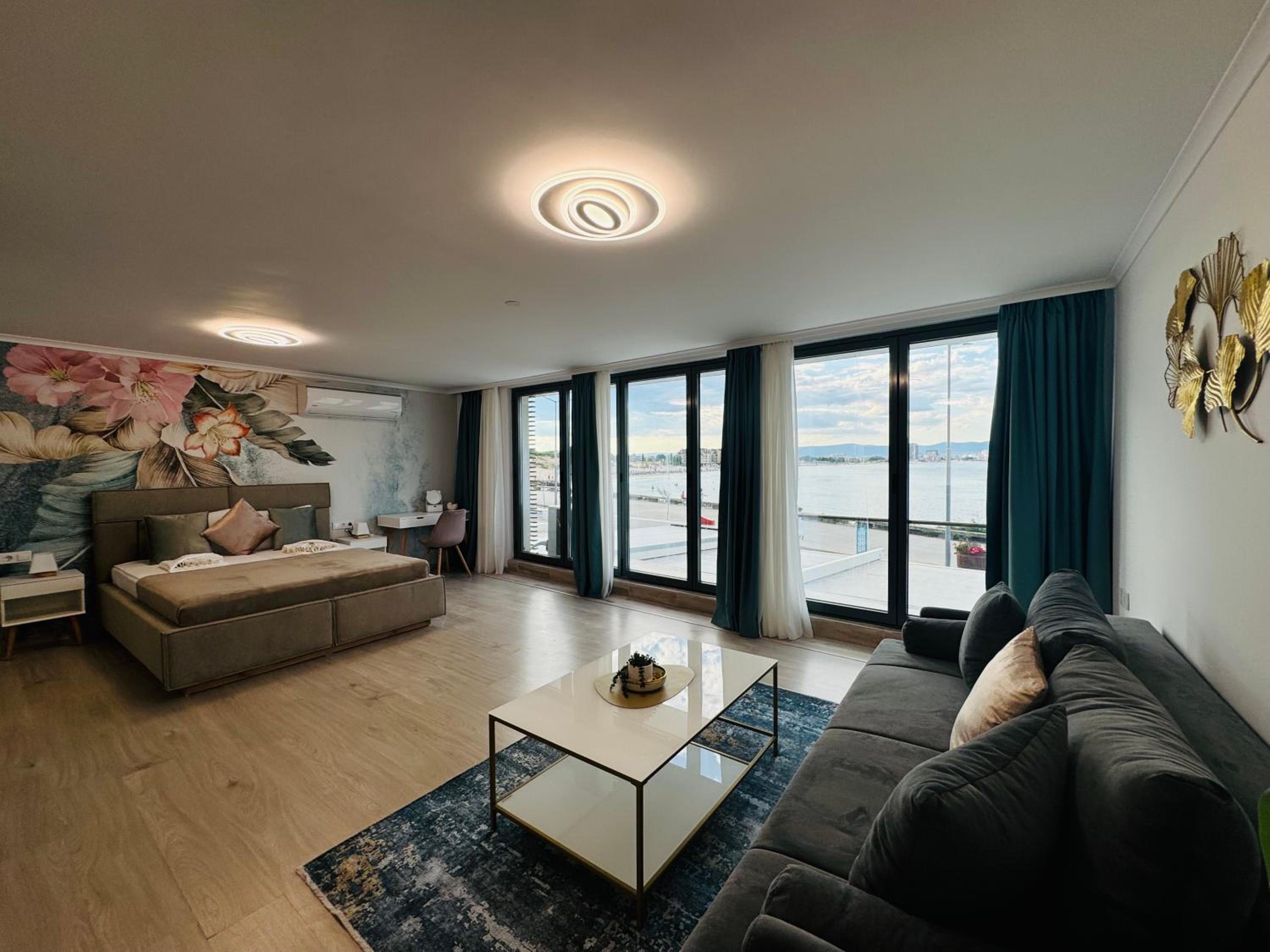 PARADISO 'В' - 107 Panoramic Sea View Large STUDIO Nessebar