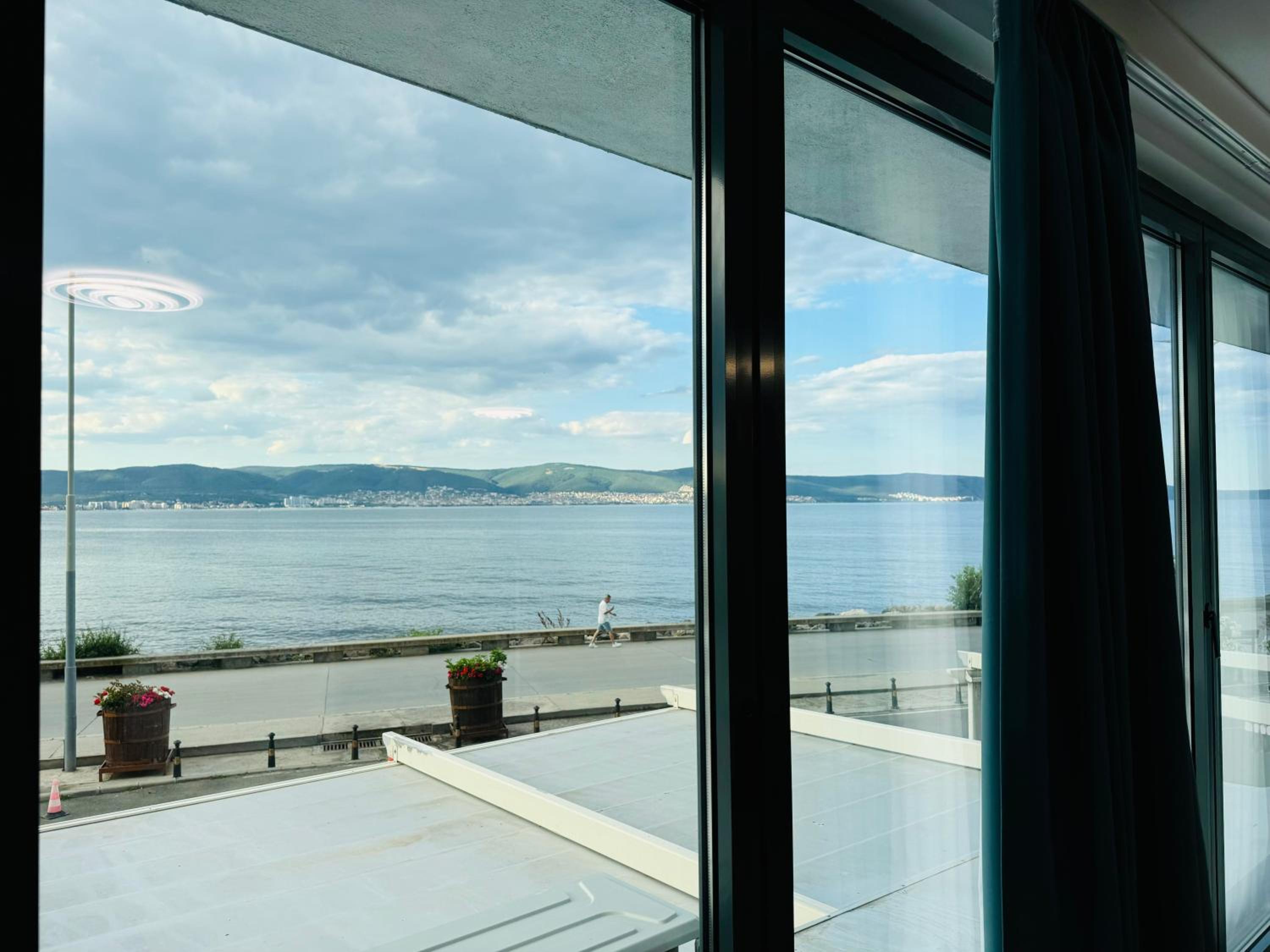 PARADISO 'В' - 107 Panoramic Sea View Large STUDIO Nessebar
