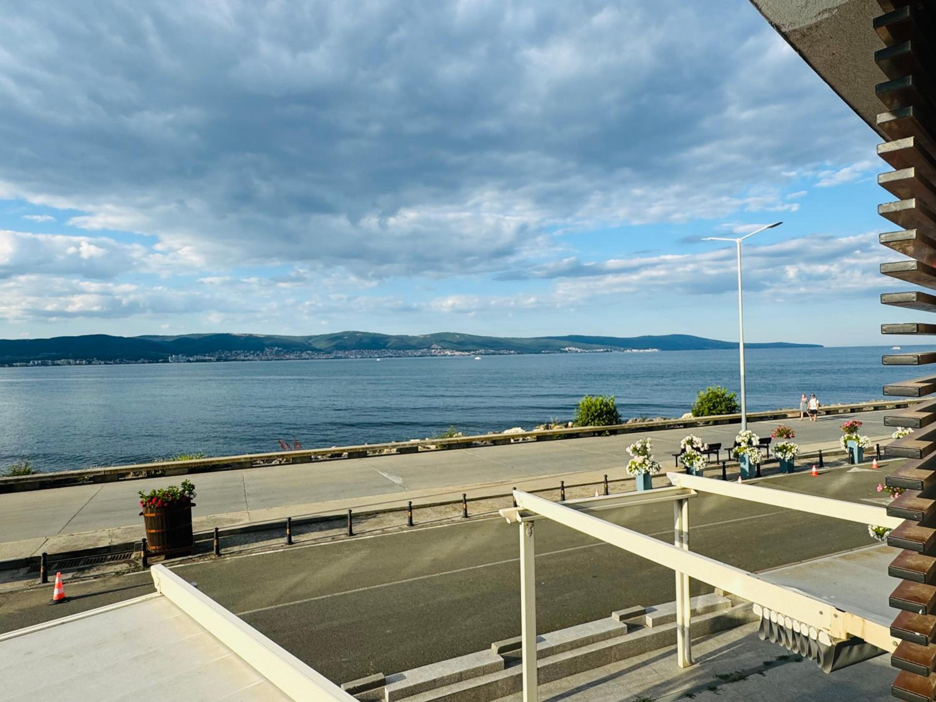 PARADISO 'В' - 107 Panoramic Sea View Large STUDIO Nessebar