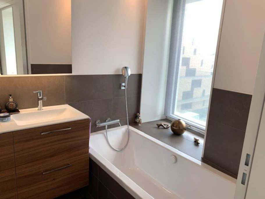 Luxury Apartment - central to everything