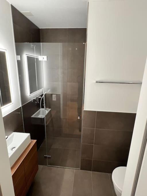 Luxury Apartment - central to everything