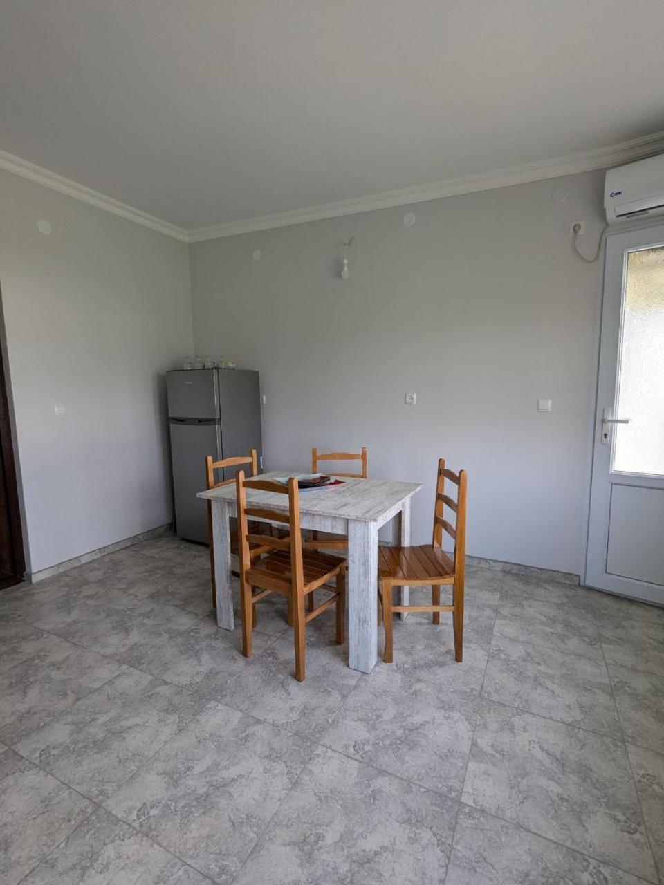 Nino apartments