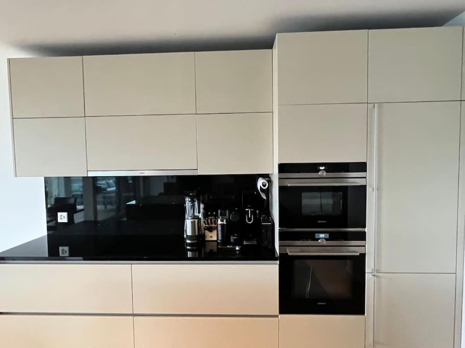 Luxury Apartment - central to everything