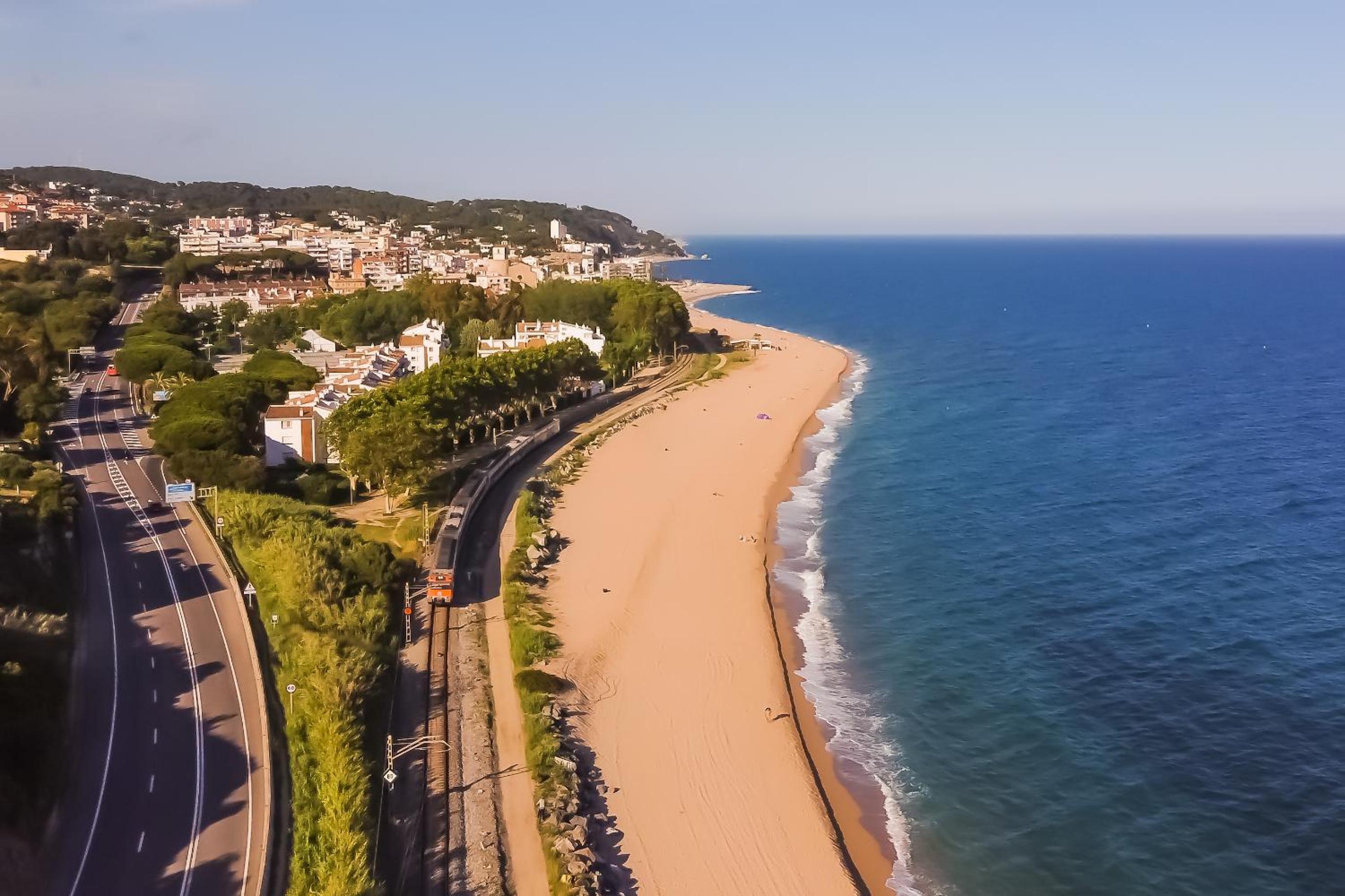 Fantástica casa frente al mar con jardín privado