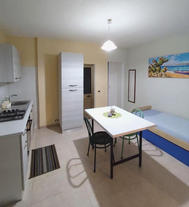 Villa Rosmarì in campagna a 500 m dal mare appartamento VENTO photo 4