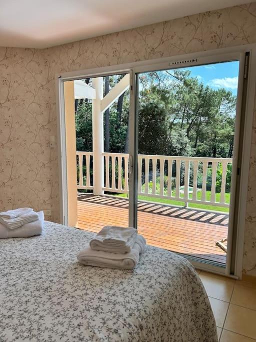 Villa Luxe piscine chauffée, 4 chambres, surplombant le golf entre océan & lac Plage à 5 min