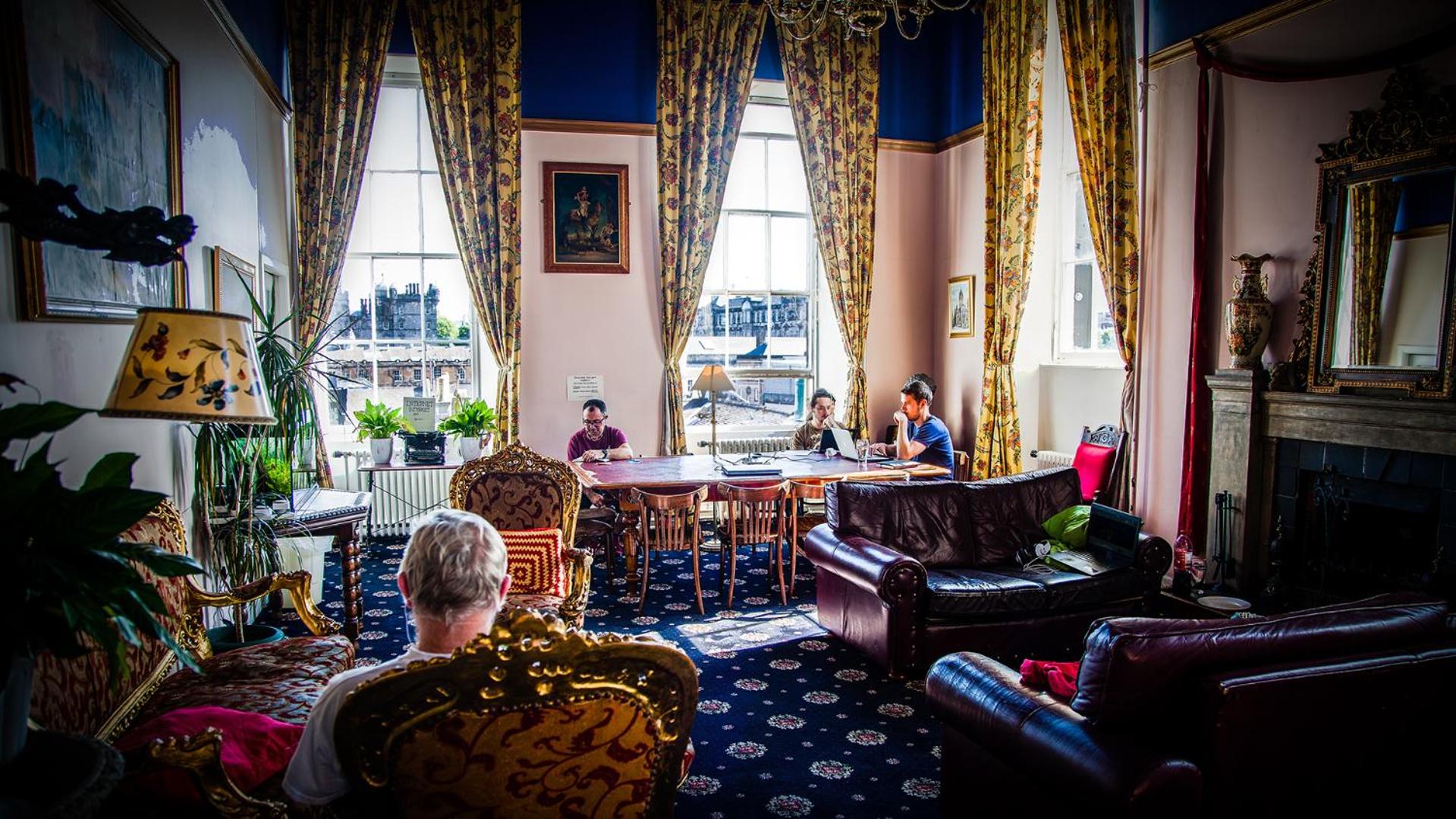 Castle Rock Hostel - Adults Only