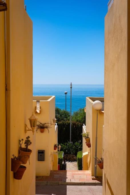 Modern Beachside Flat in Wyndham Costa del Sol