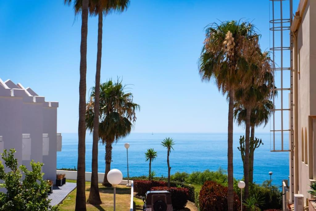 Modern Beachside Flat in Wyndham Costa del Sol