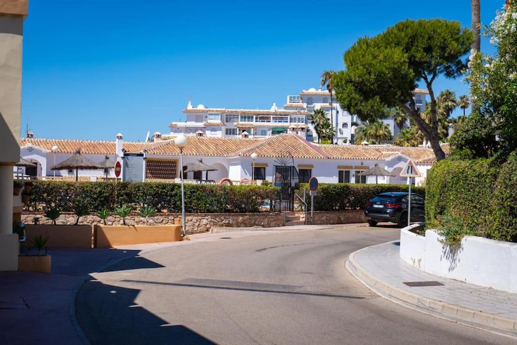 Modern Beachside Flat in Wyndham Costa del Sol