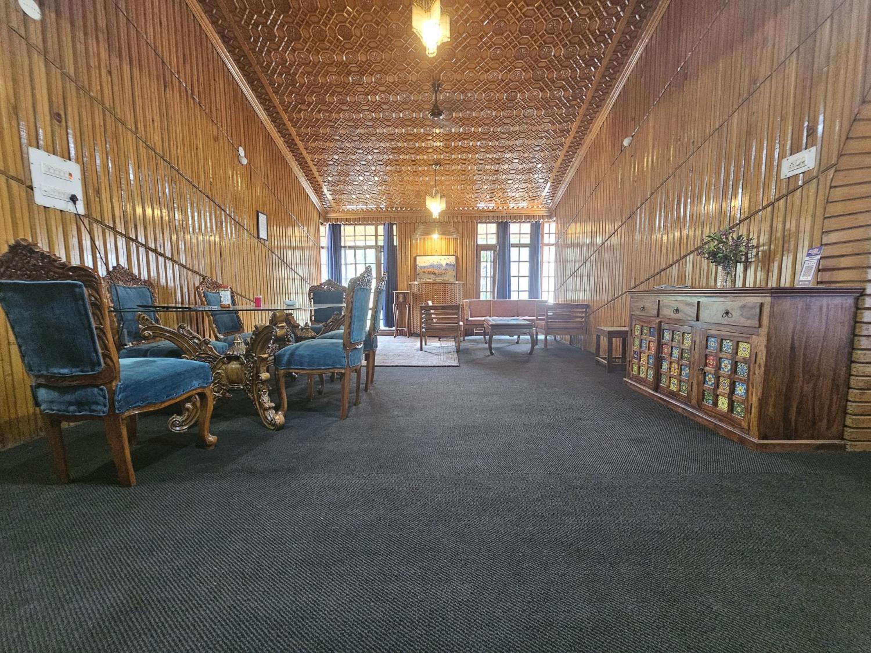 SERENE by JUNIPER RESORTS, Rajbagh, Srinagar view 3
