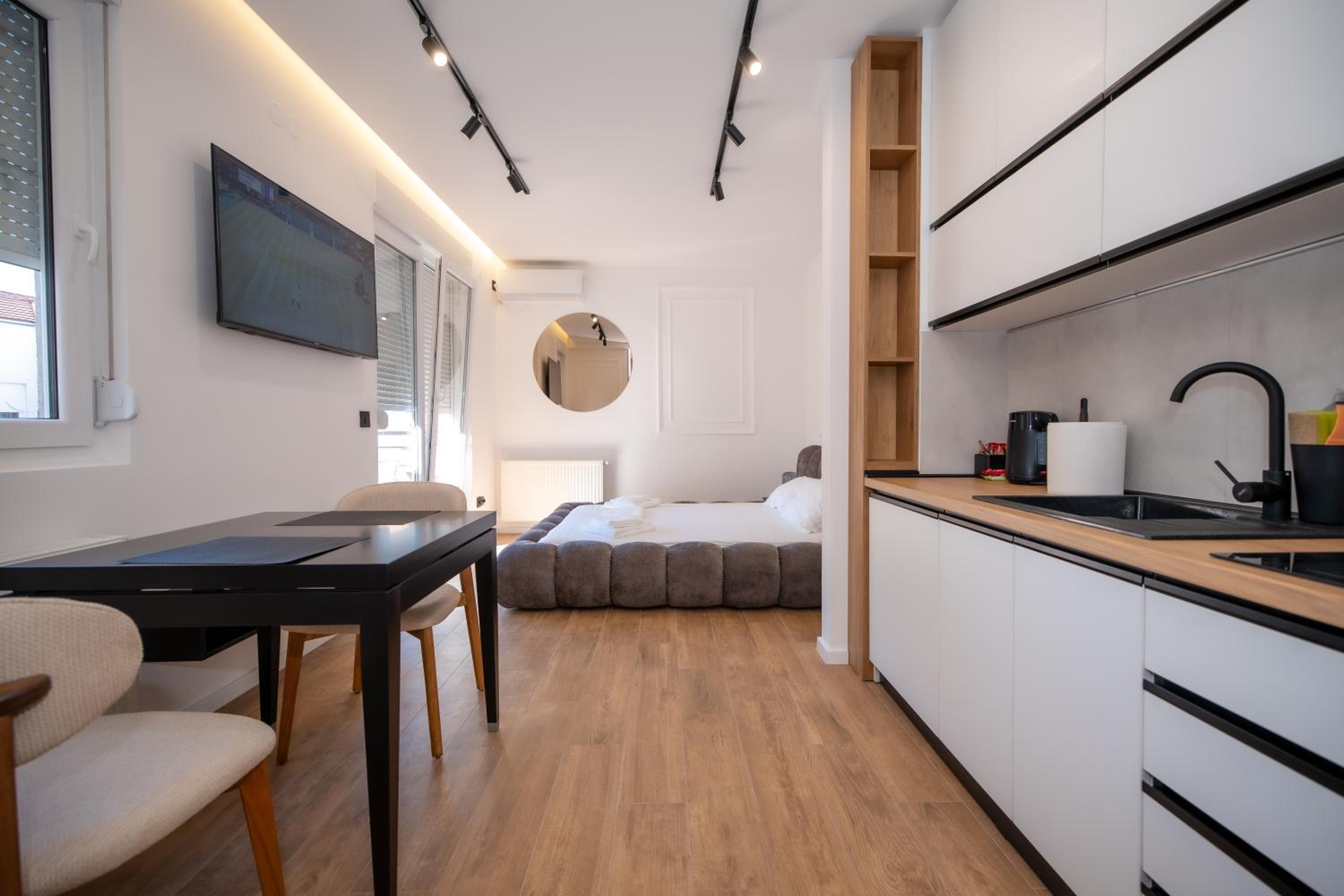Zuma lux apartments view 5