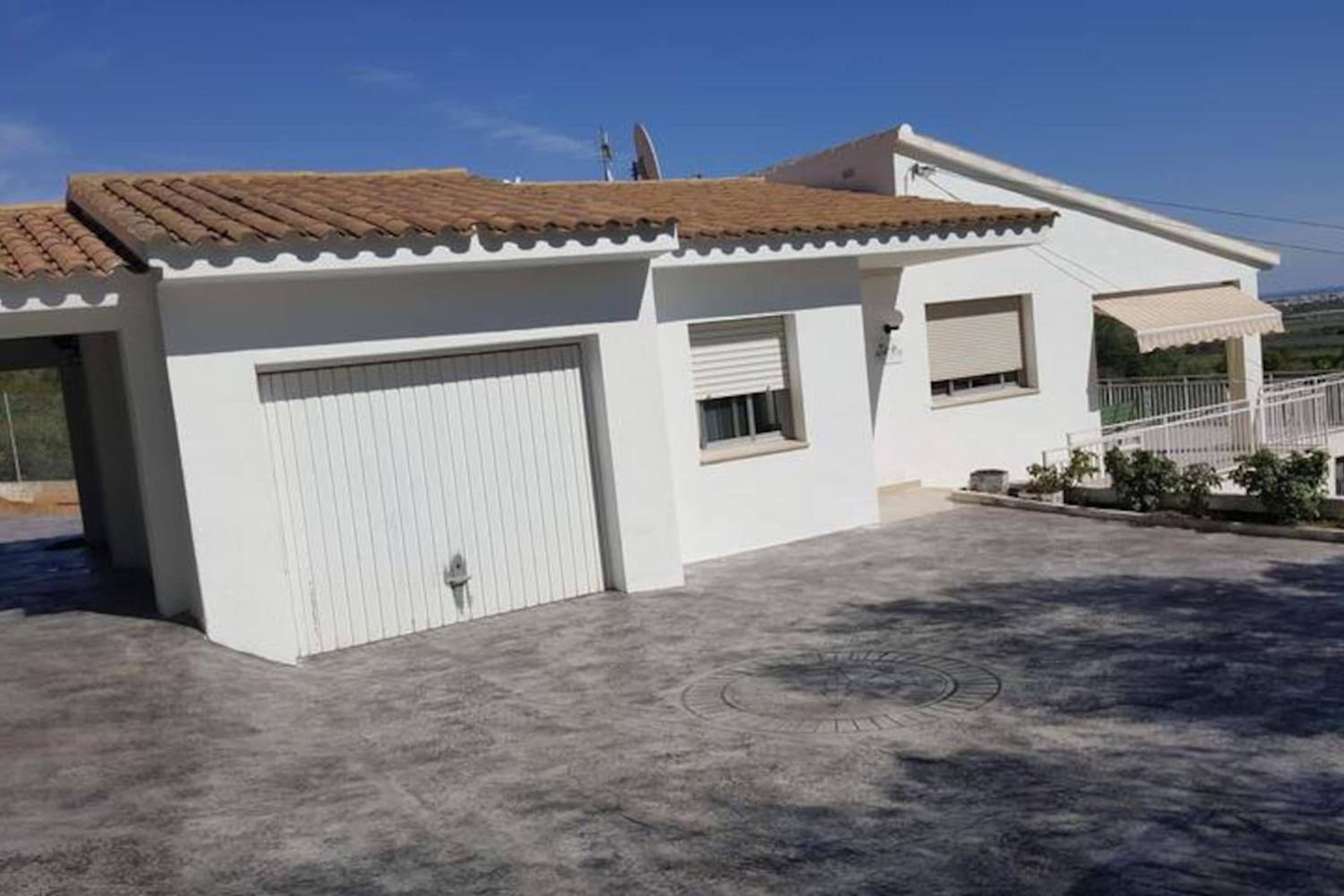 Elegant Villa in Benicarló with Private Pool