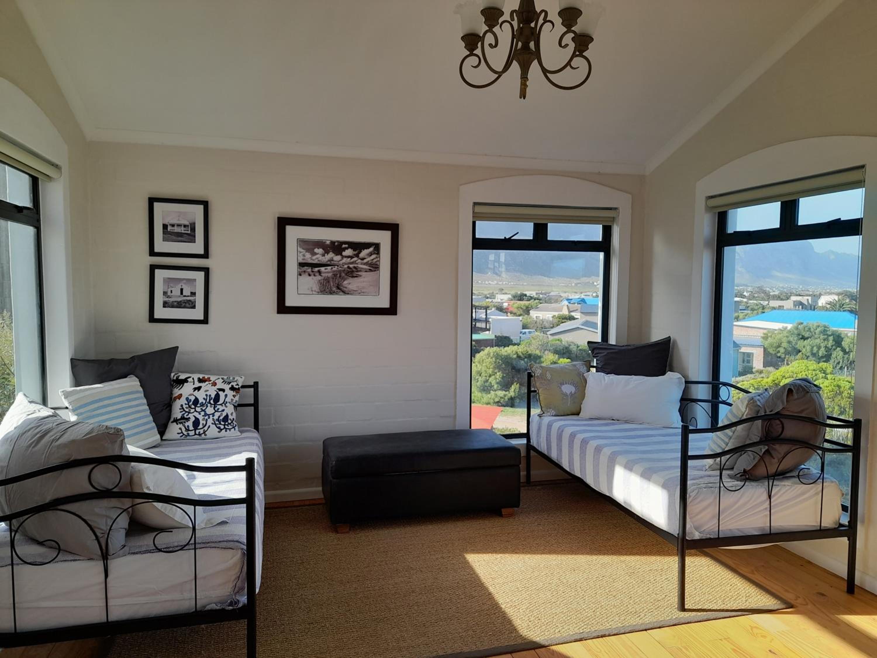 Peaceful Seaside Cottage, Betty's Bay Accommodation view 5
