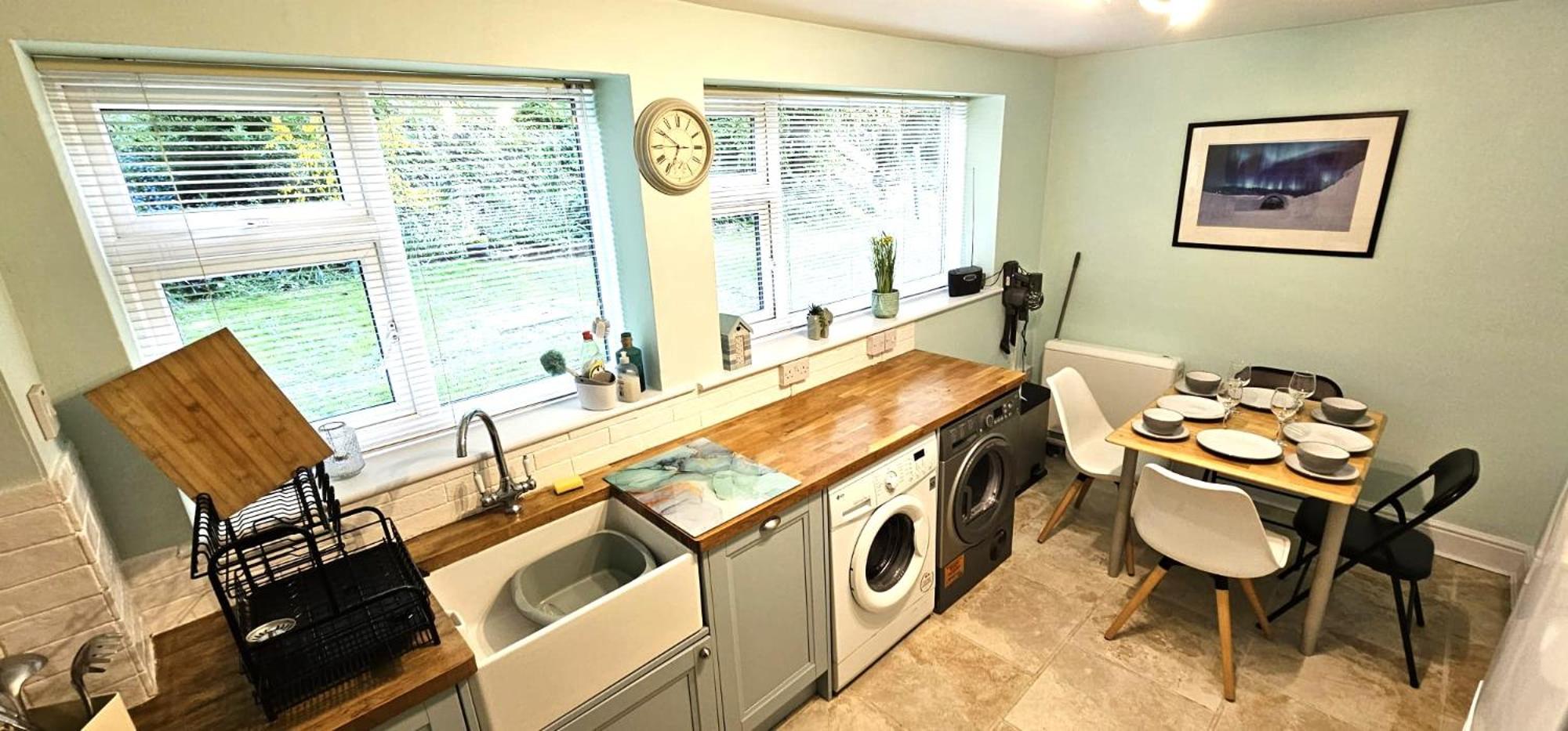 Bishops Stortford Vacations - Large 2 Bed Ground Floor Flat  Sofa bed - Property Image 9