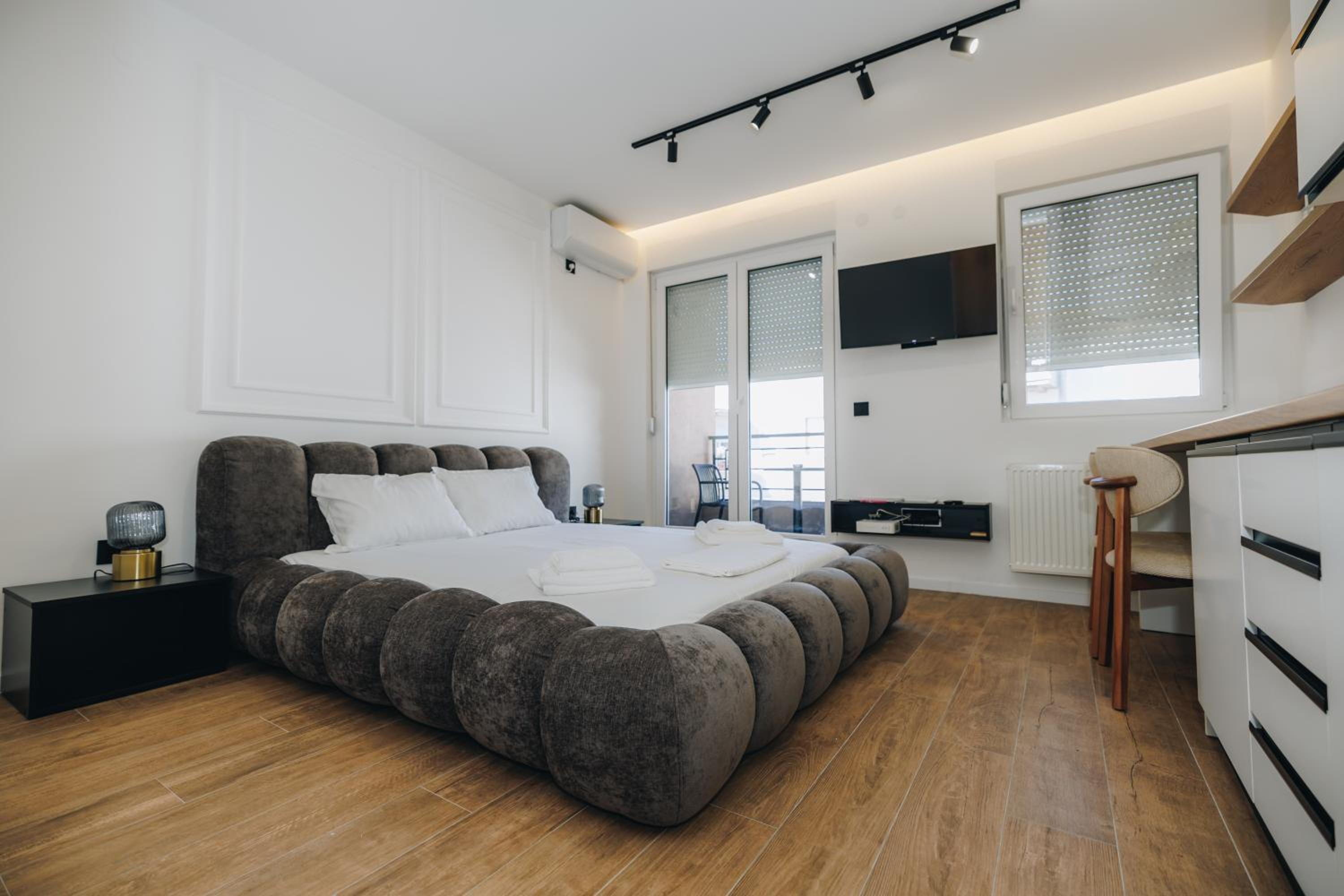 Zuma lux apartments view 3