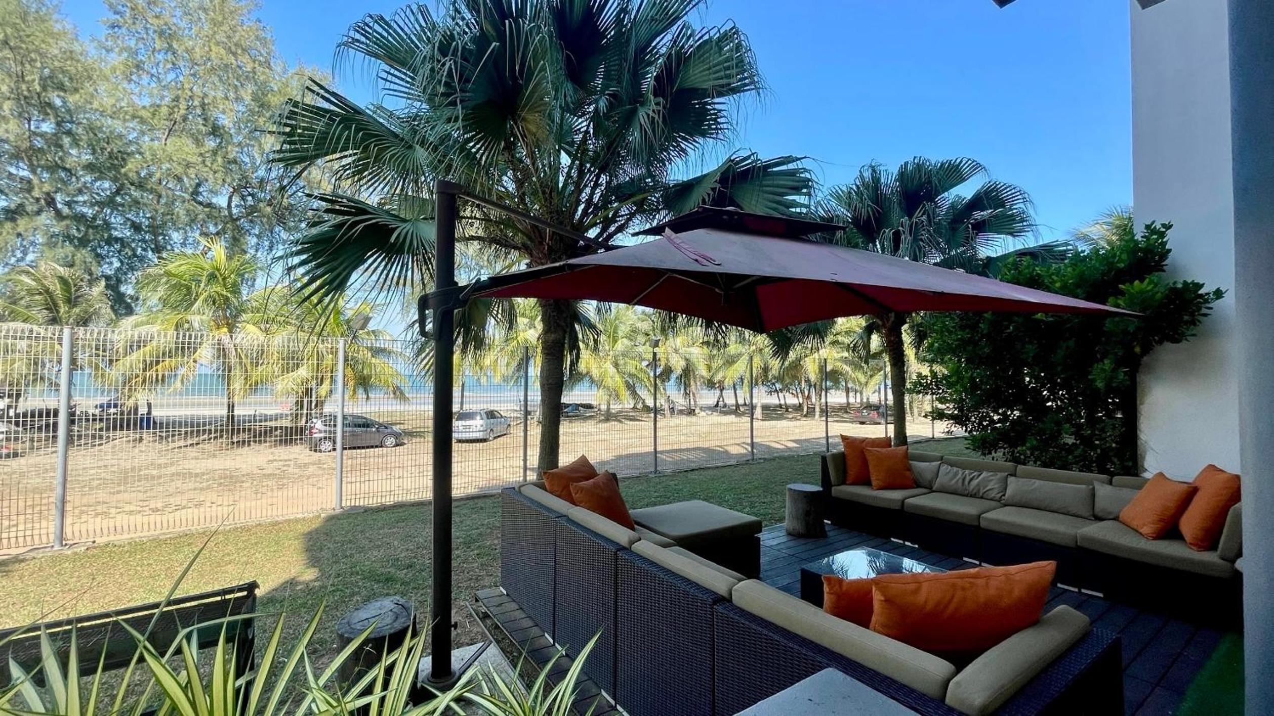 Seafront villa idaman