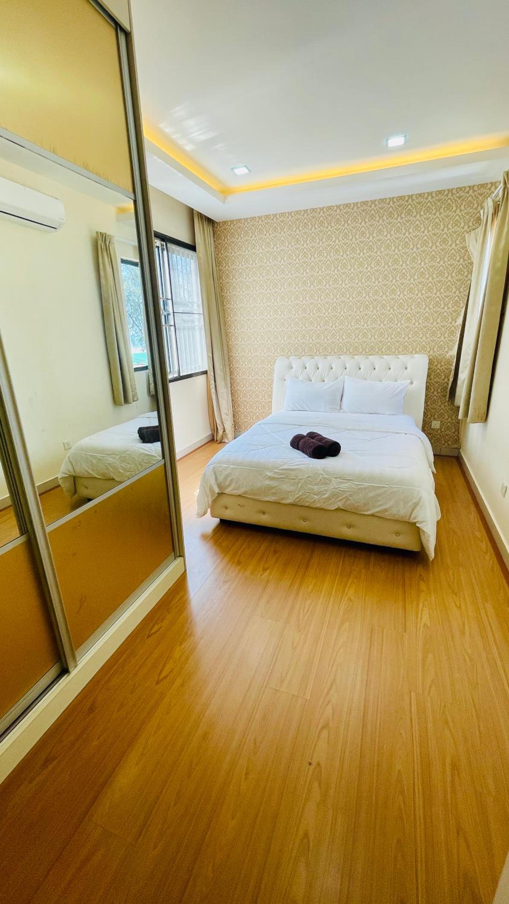 Seafront villa idaman