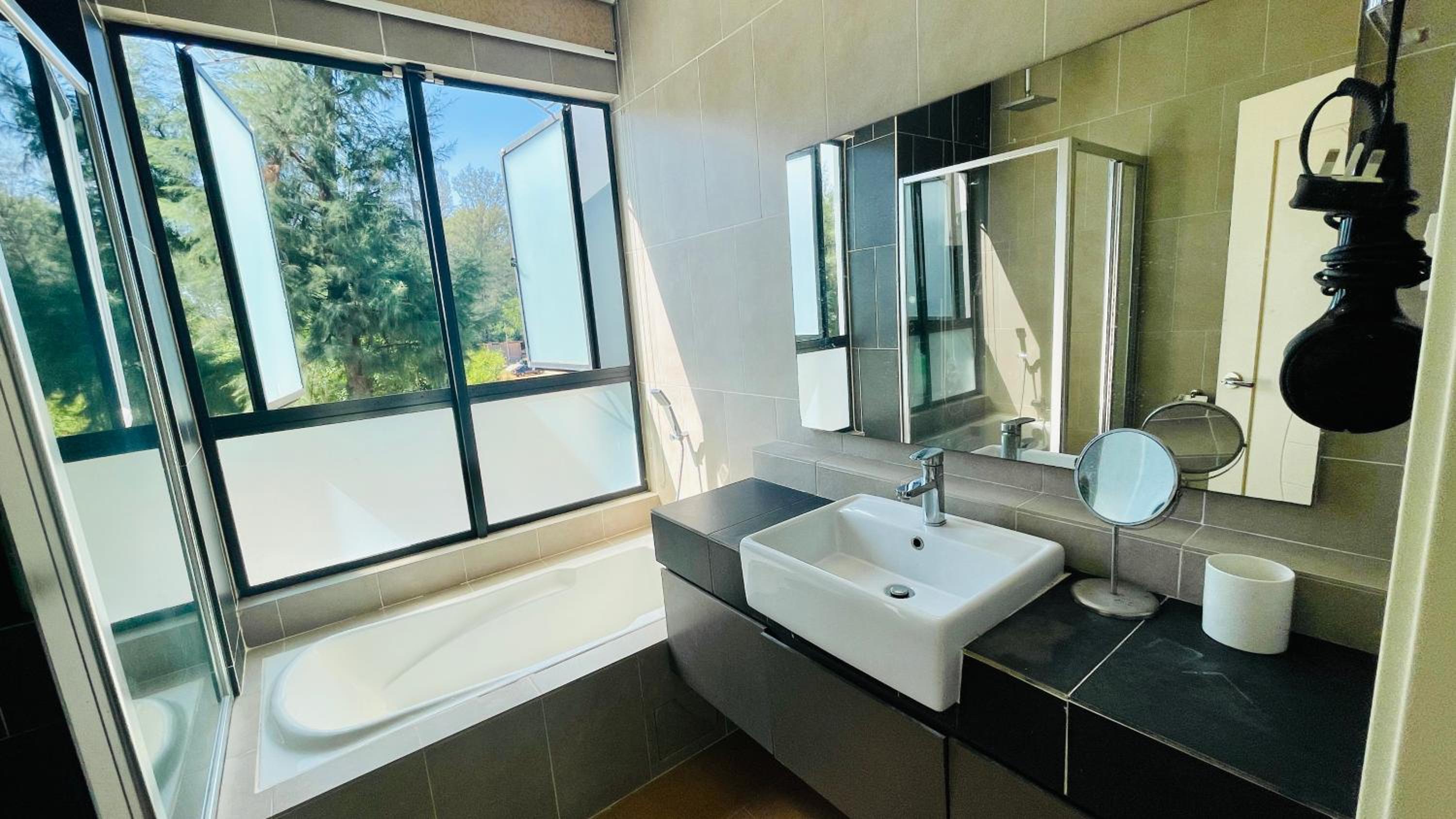 Seafront villa idaman
