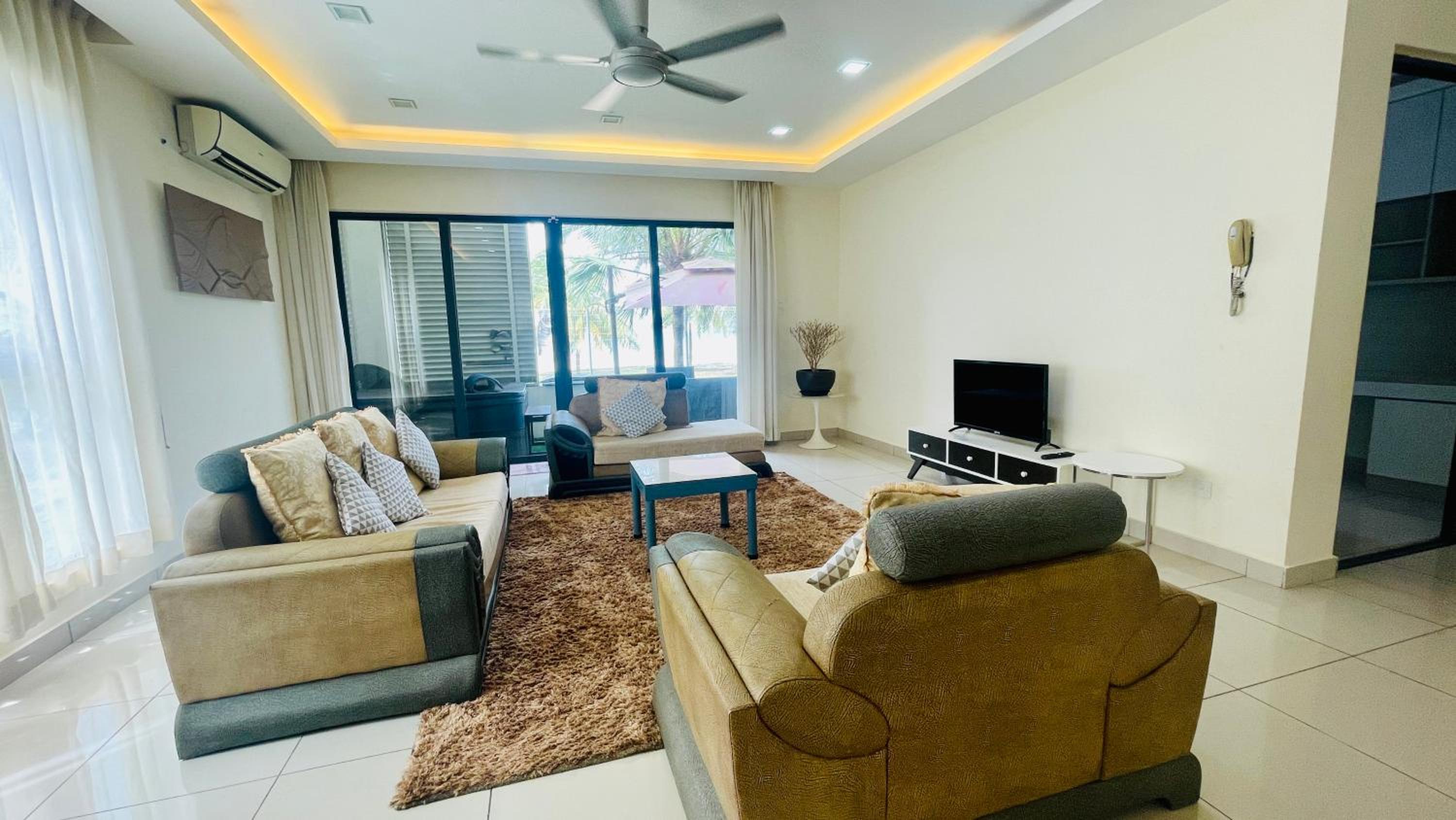 Seafront villa idaman