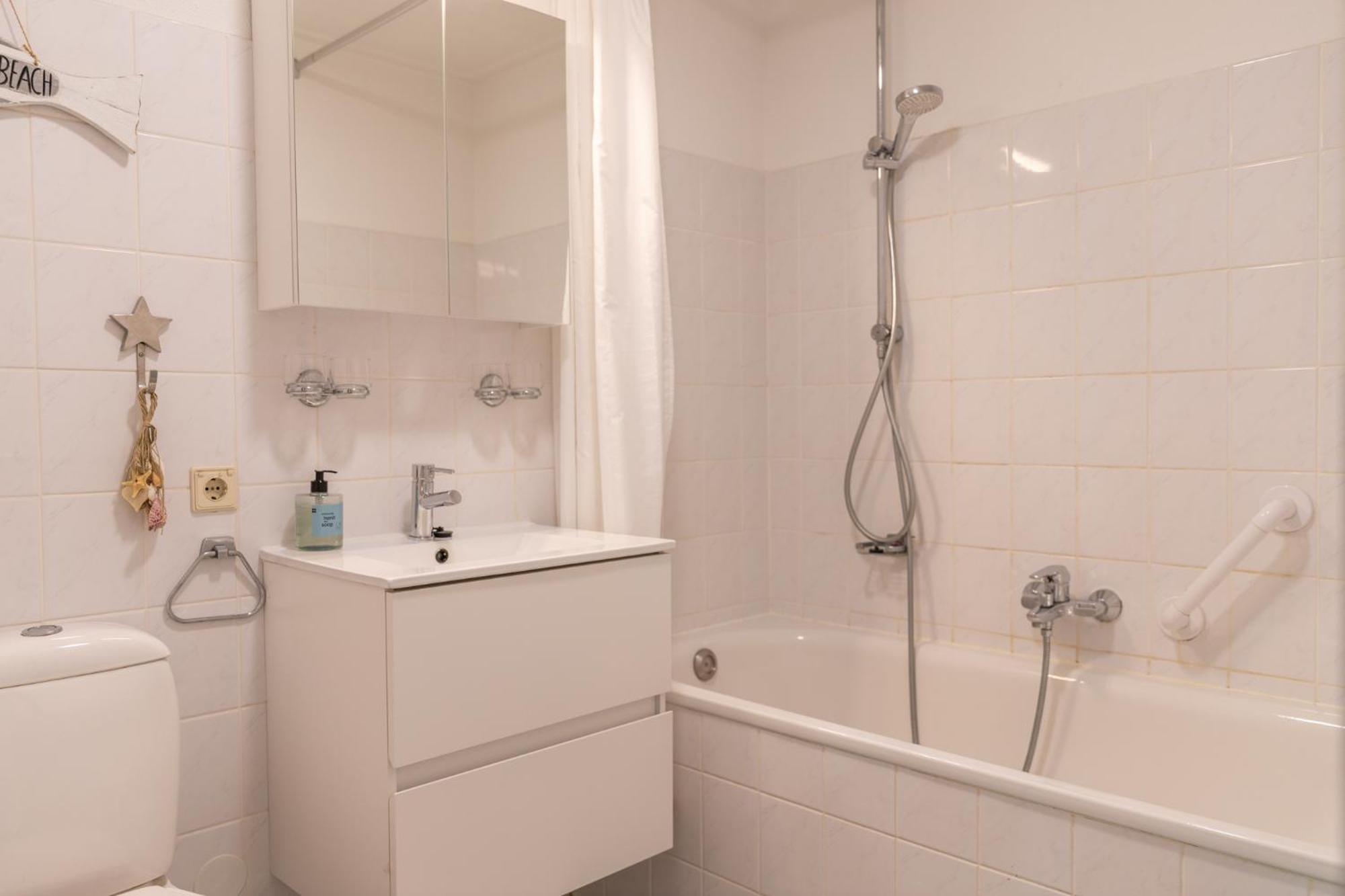 Beach appartement 44 en Callantsoog — bathroom