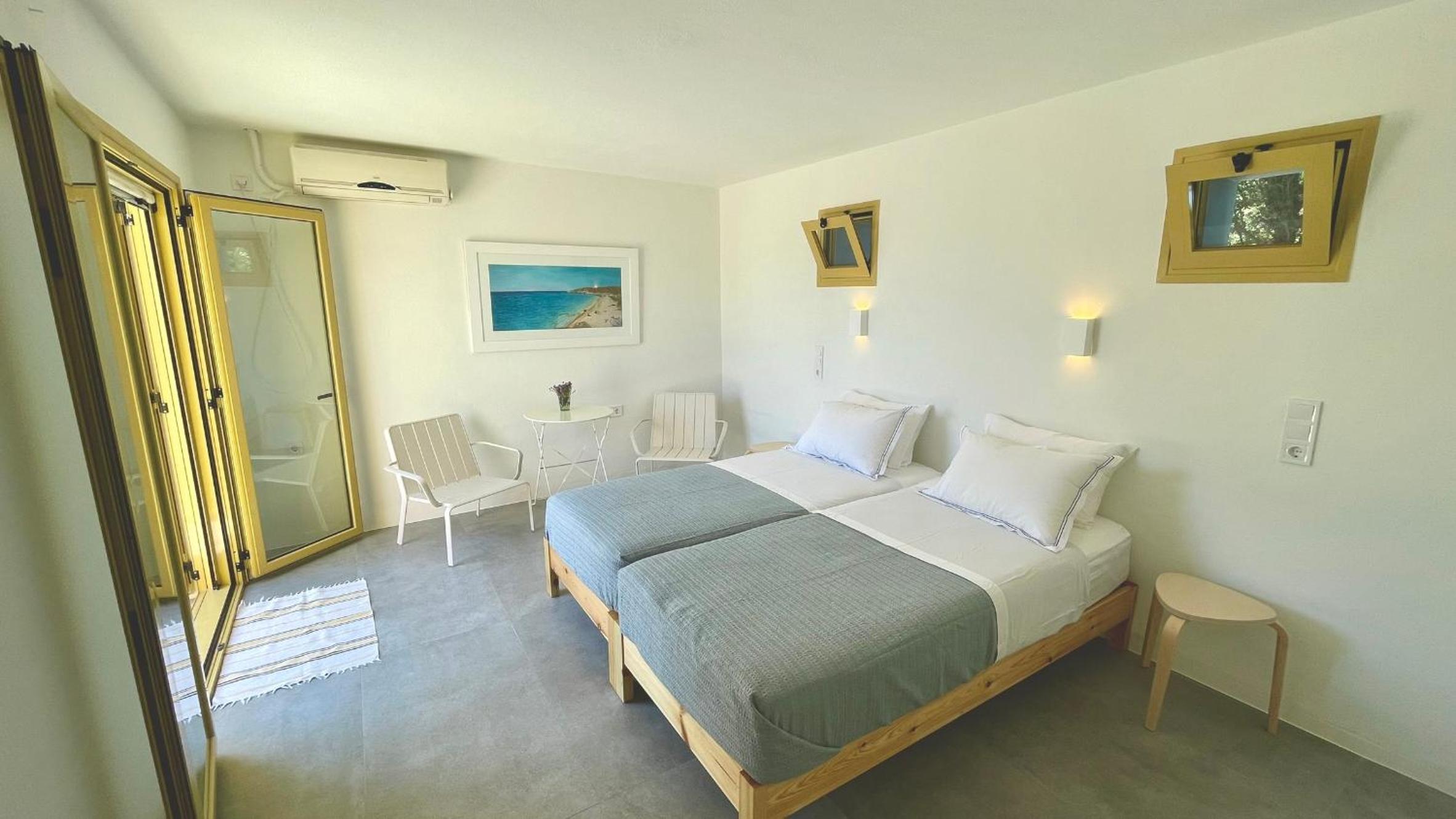 Sea View Seafront Maisonette Pool Access & Beach view 4