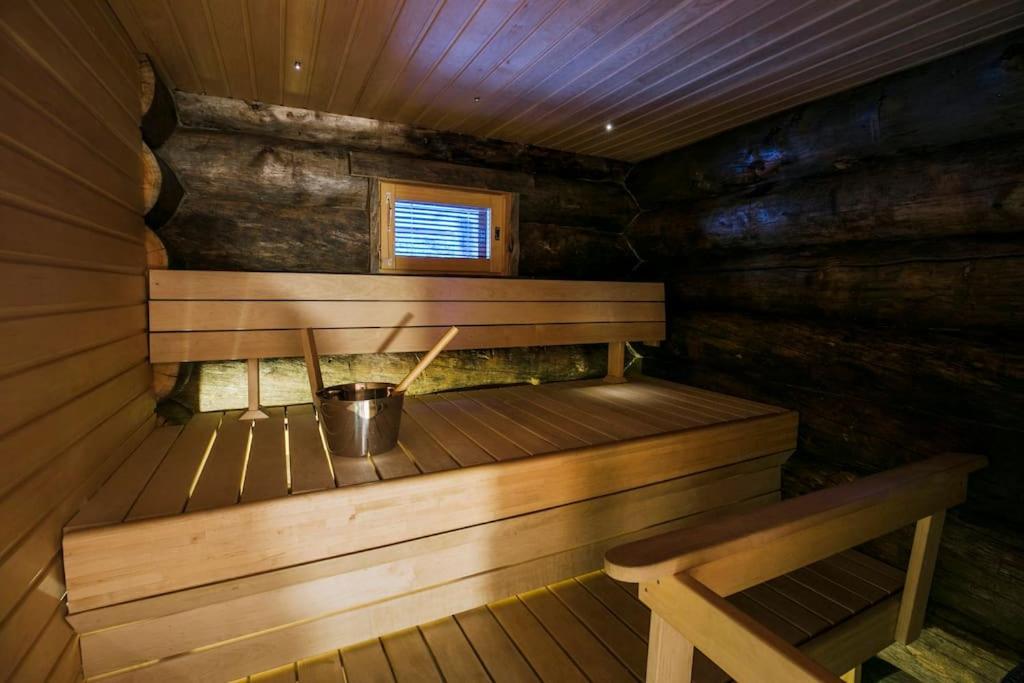 Elegant and Cosy Log Lodge Villa Aurora