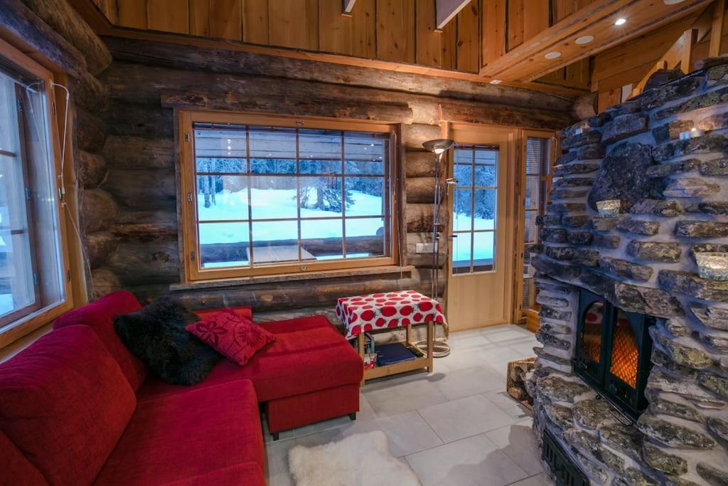 Elegant and Cosy Log Lodge Villa Aurora