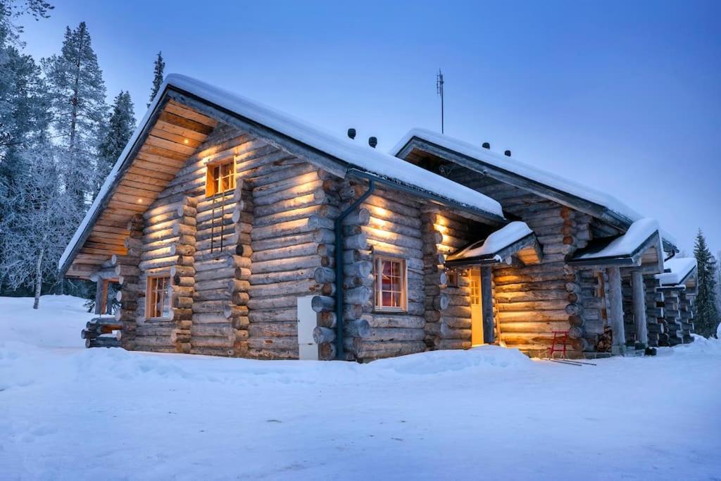 Elegant and Cosy Log Lodge Villa Aurora