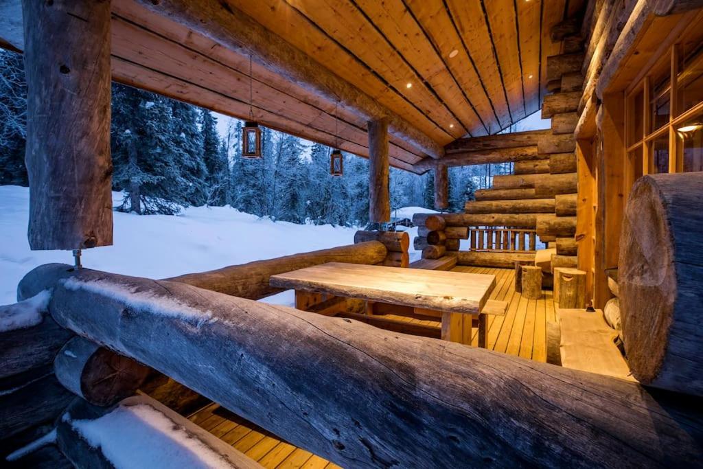 Elegant and Cosy Log Lodge Villa Aurora