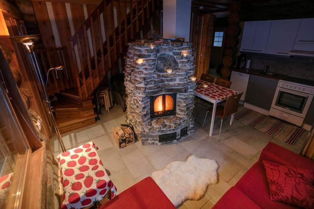 Elegant and Cosy Log Lodge Villa Aurora