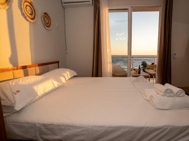 Sunset Apartment 11