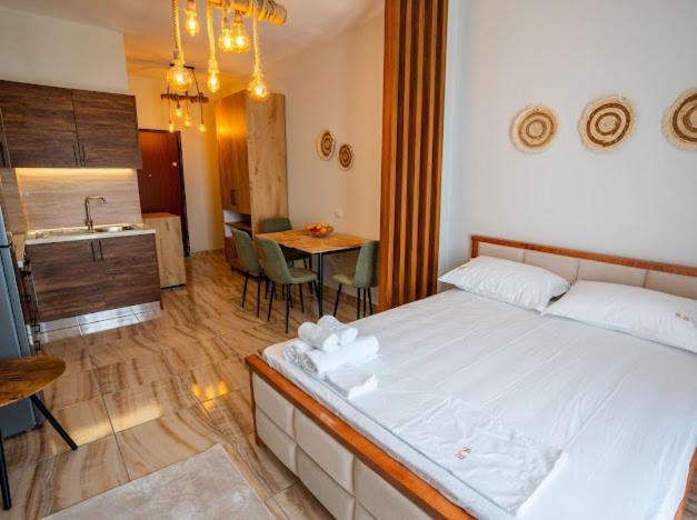 Sunset Apartment 11