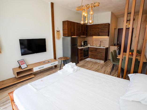 Sunset Apartment 11