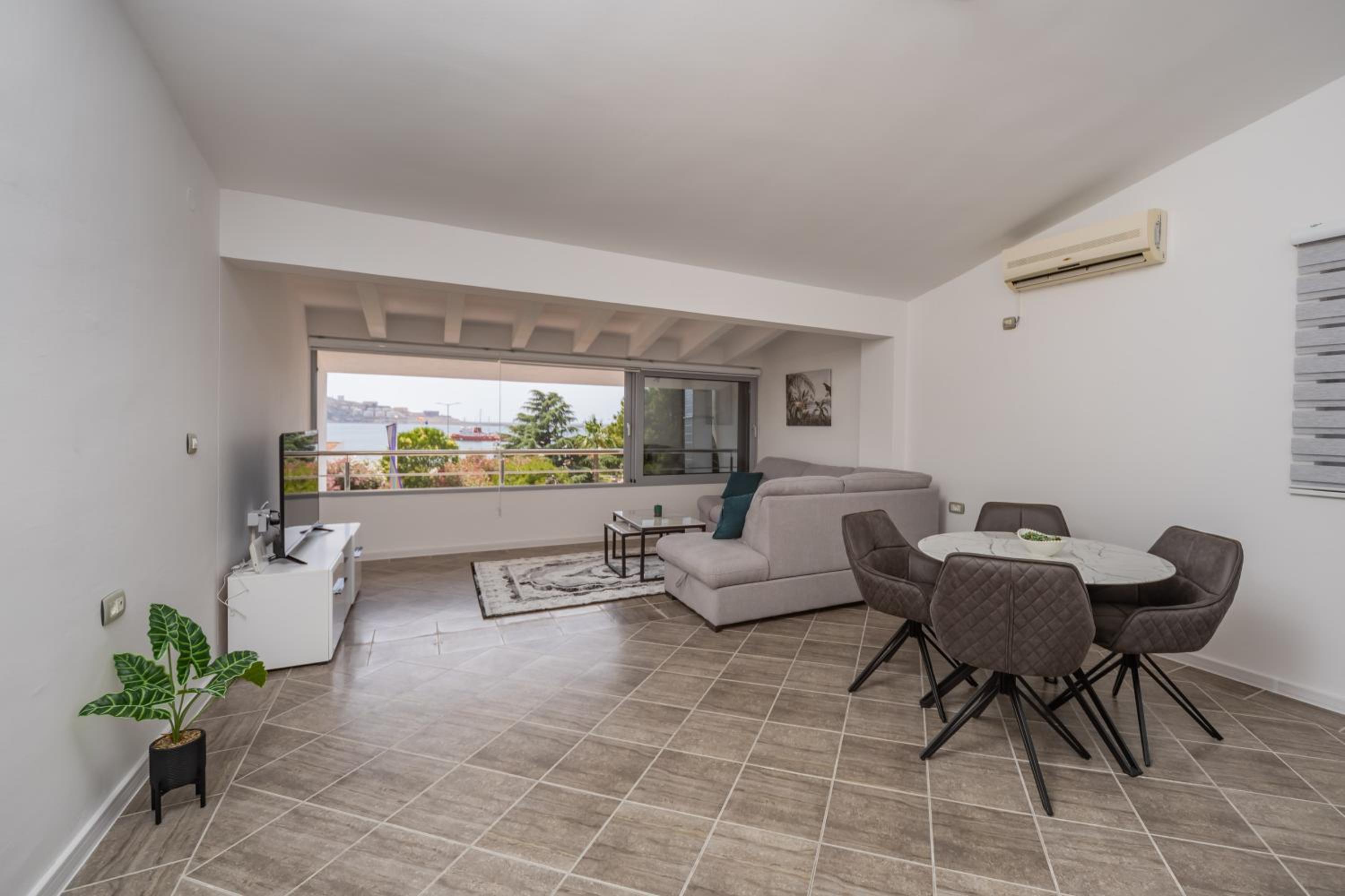 Hotel Sunset Marina - Image 1