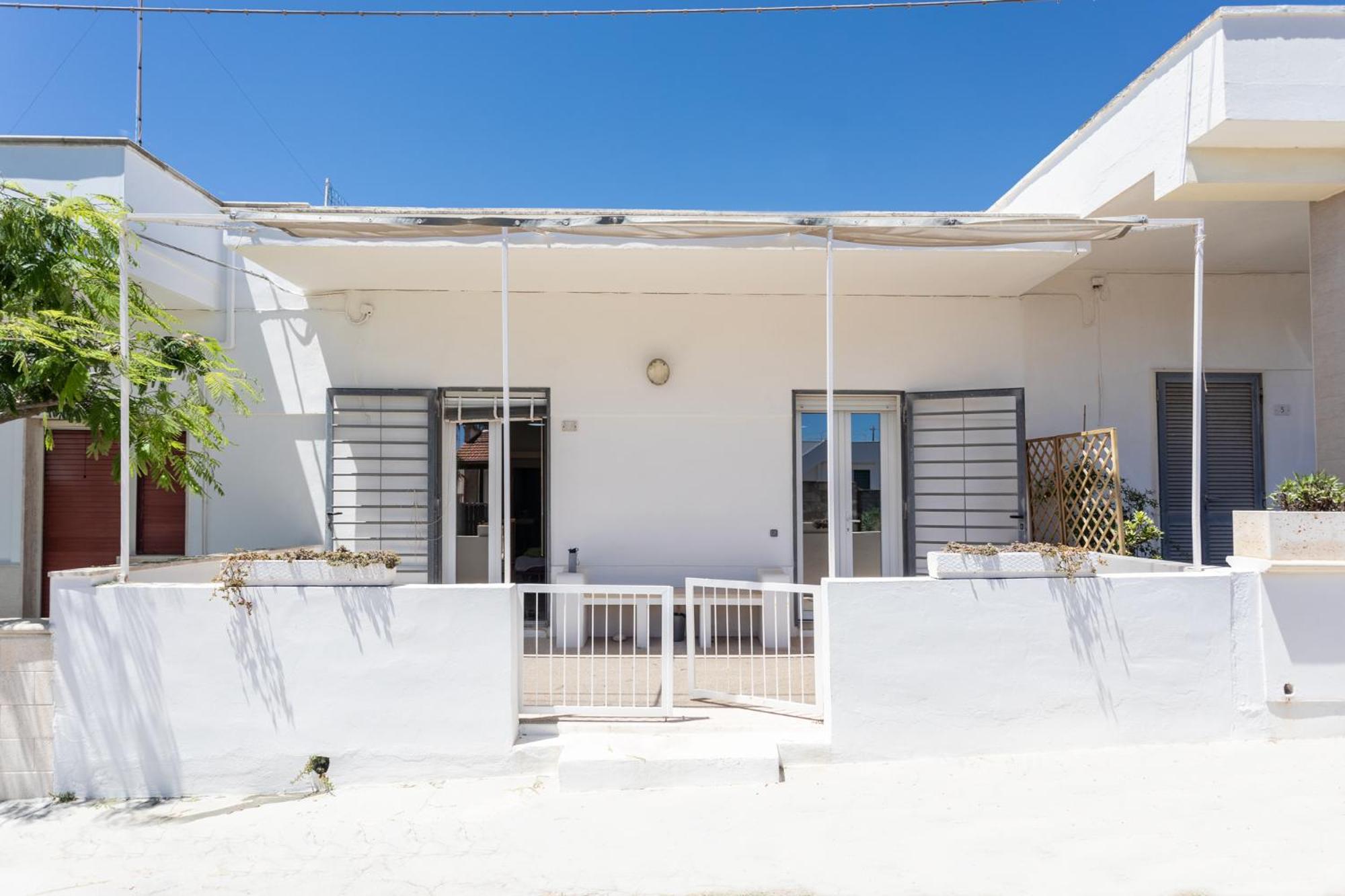 Villetta Mary vista mare, by Apulia home view 2
