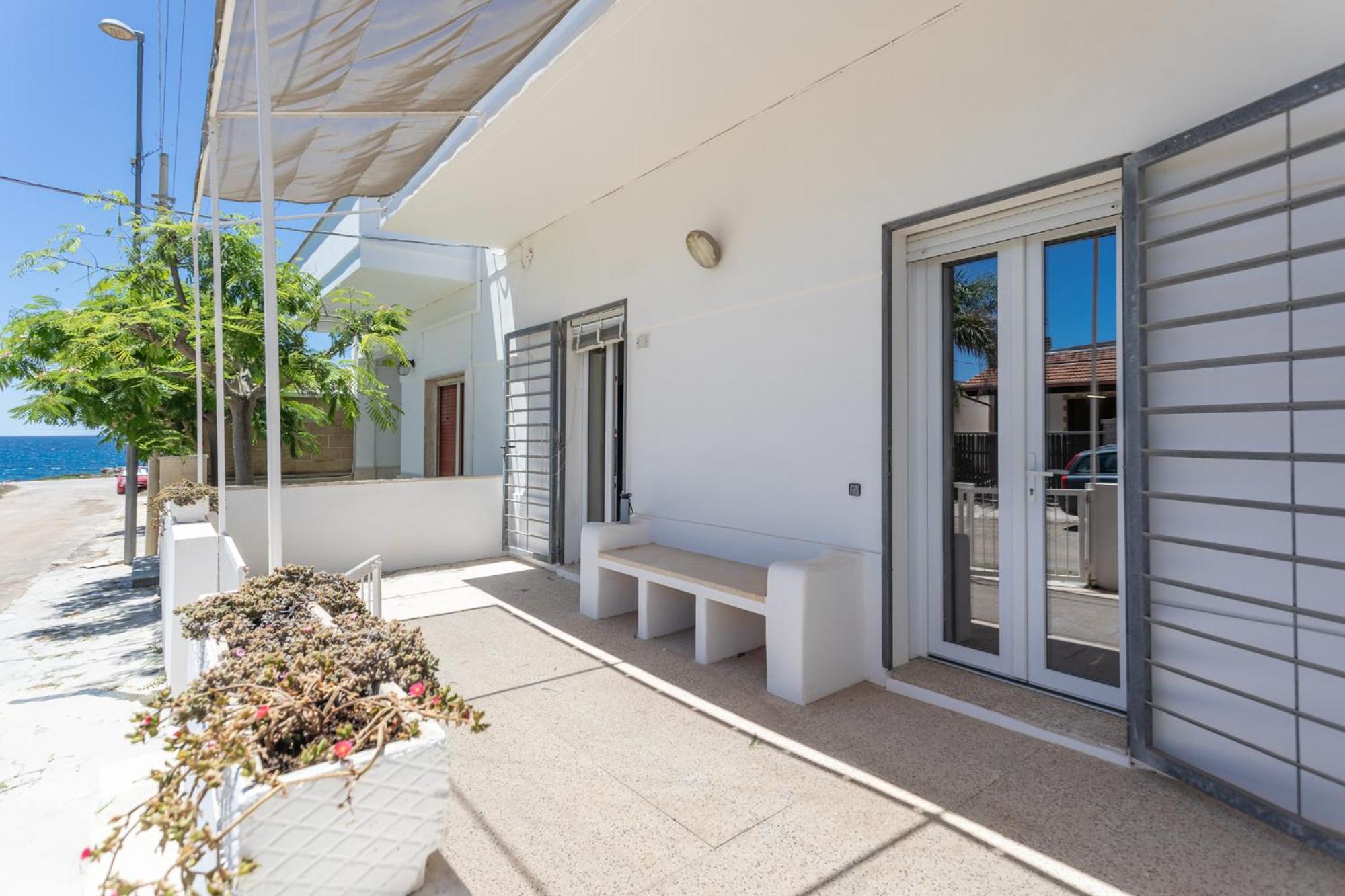 Villetta Mary vista mare, by Apulia home view 3