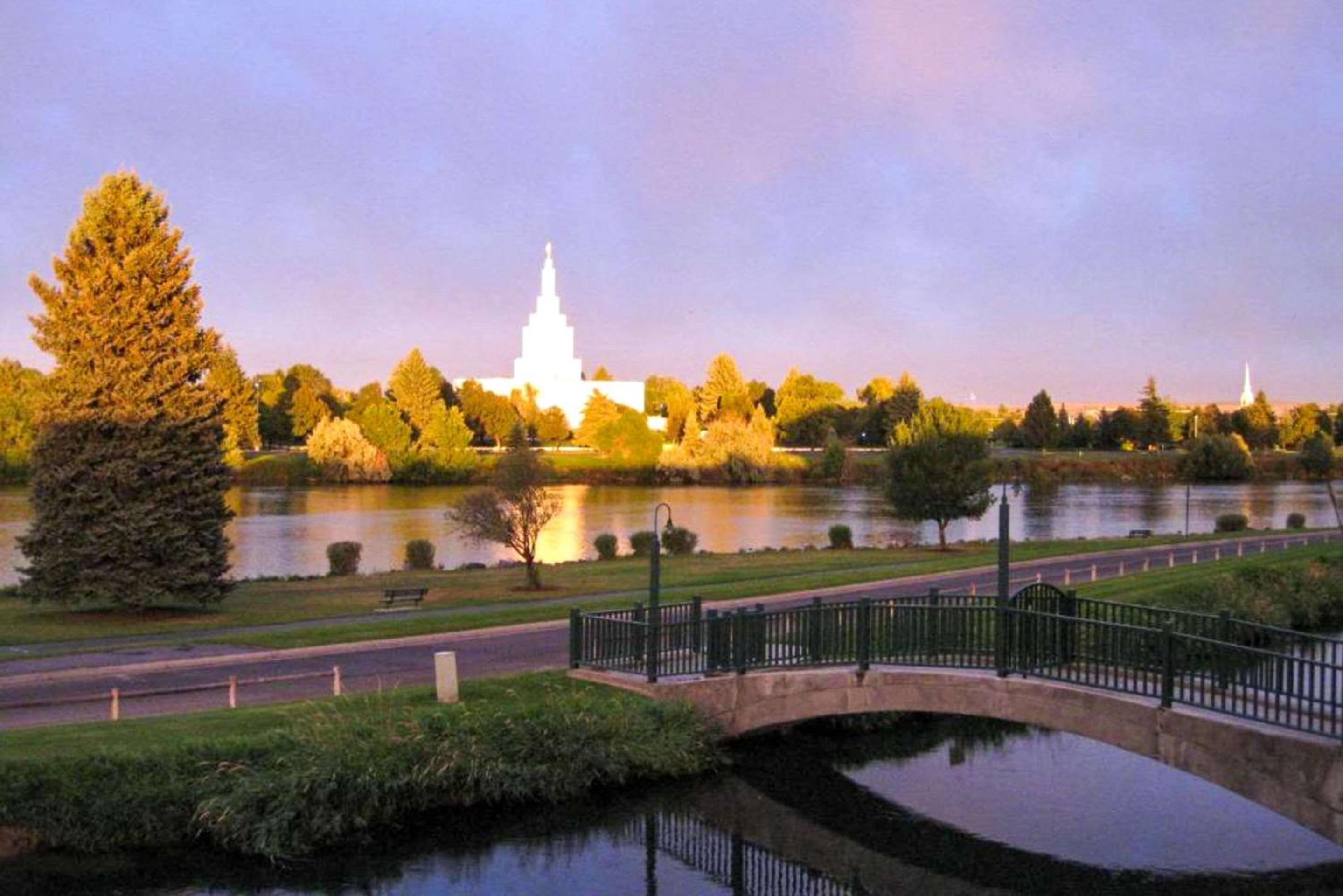 Clarion Inn Idaho Falls Riverfront view 5