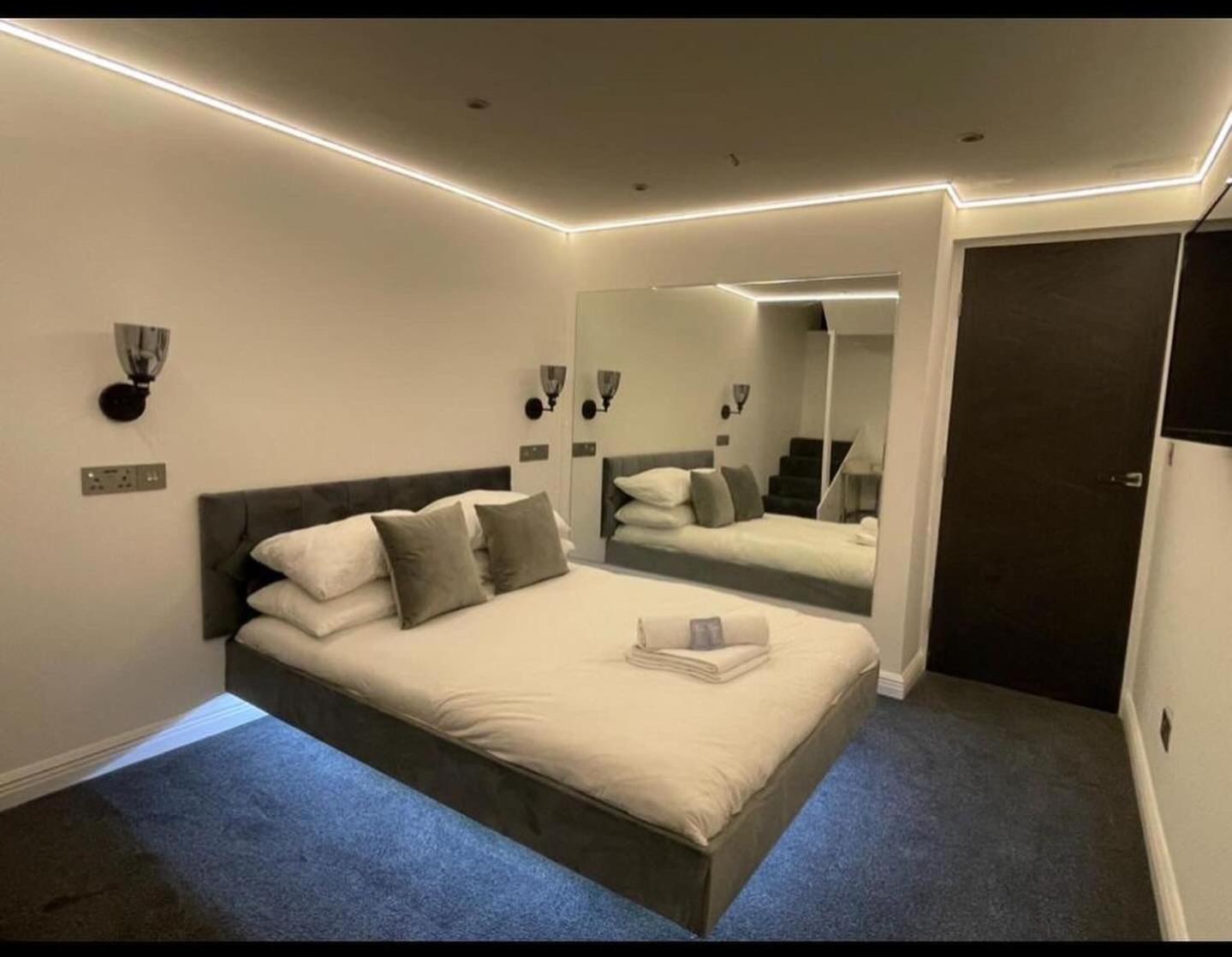 Stylish 2BR Apartment with Private Steam Room view 4
