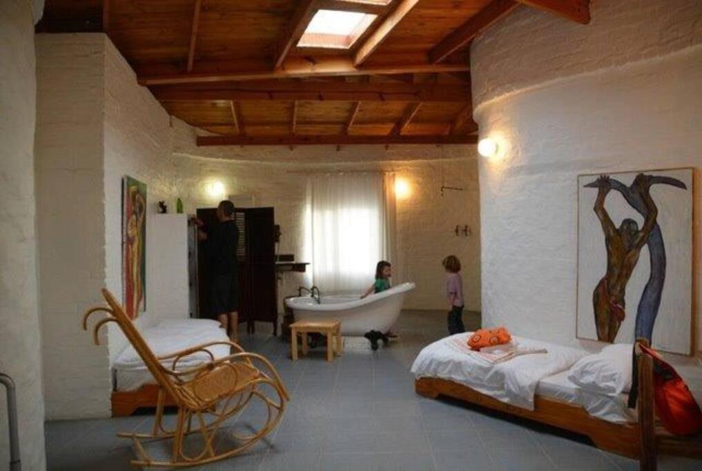 Alternative Space B & B